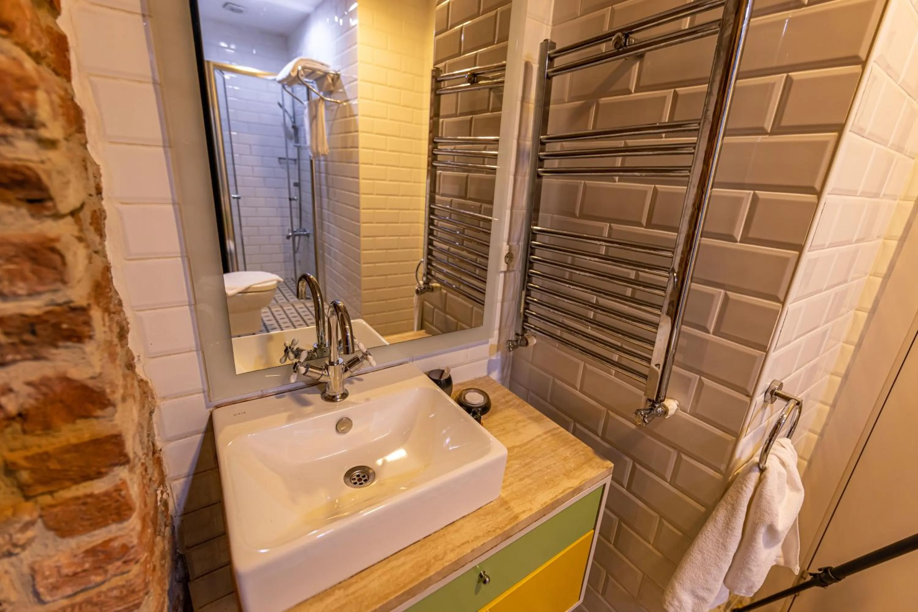 Bathroom in Calanthe Residence