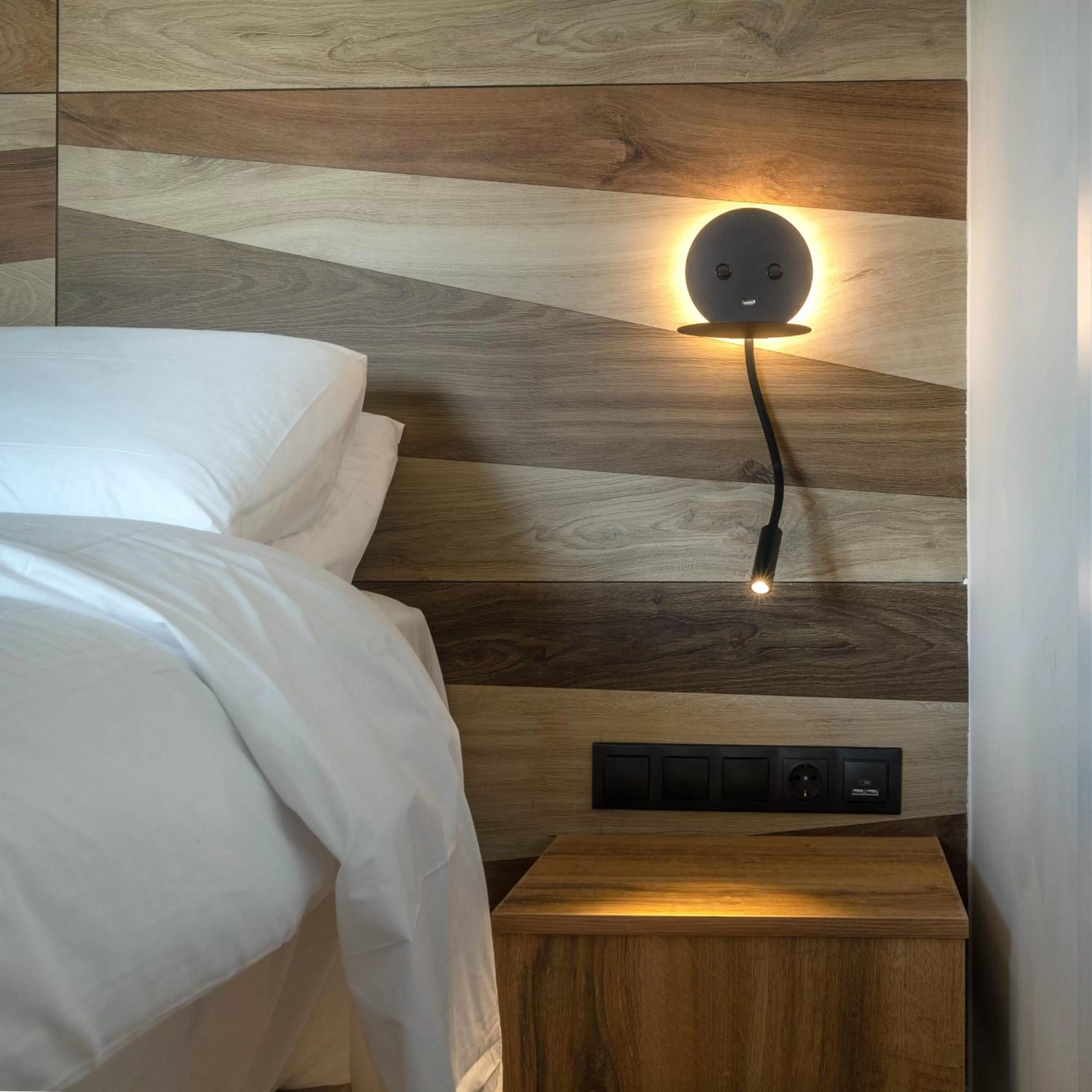 Bed in Athens Feeling