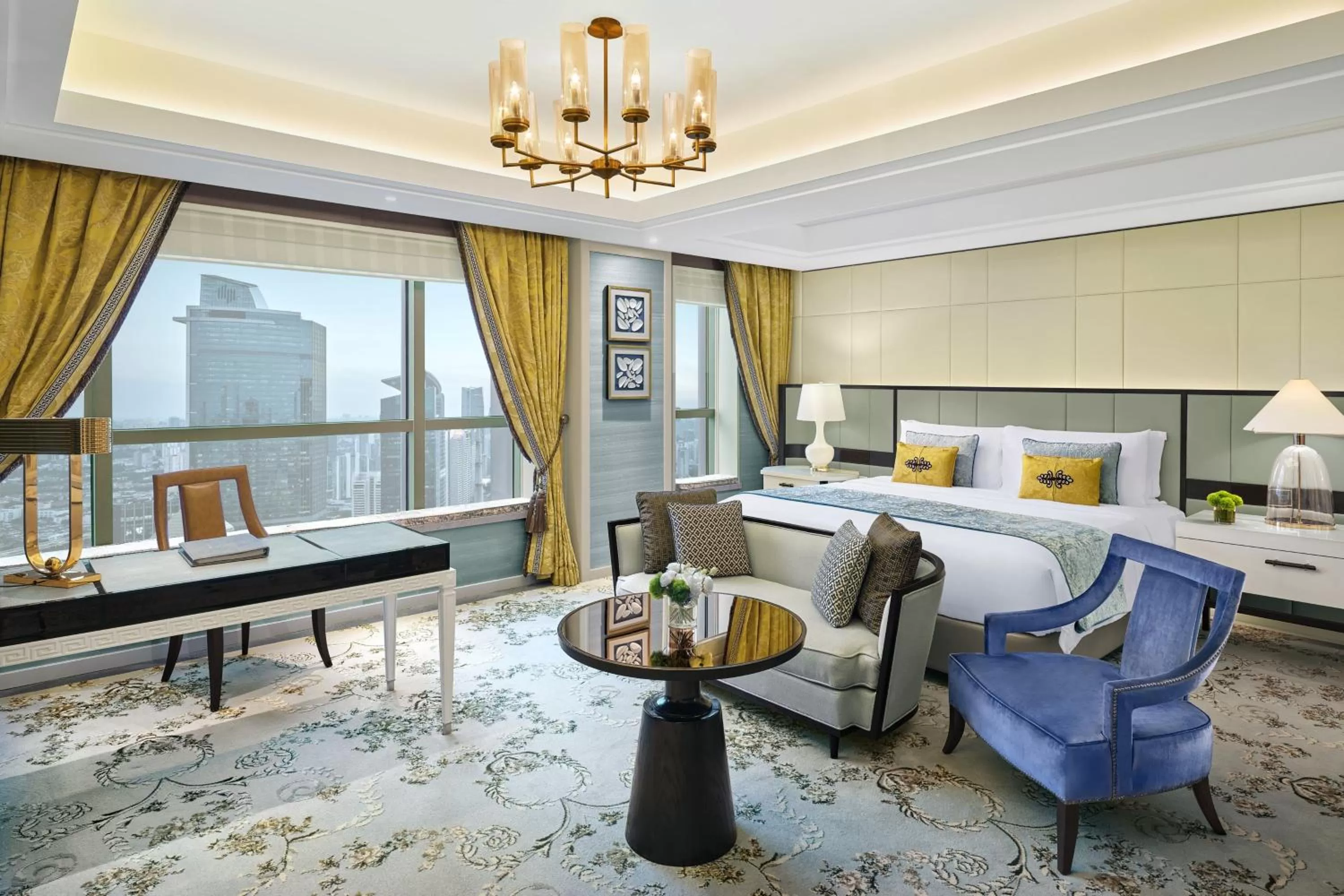 Bedroom, Bed in The St Regis Shanghai Jingan