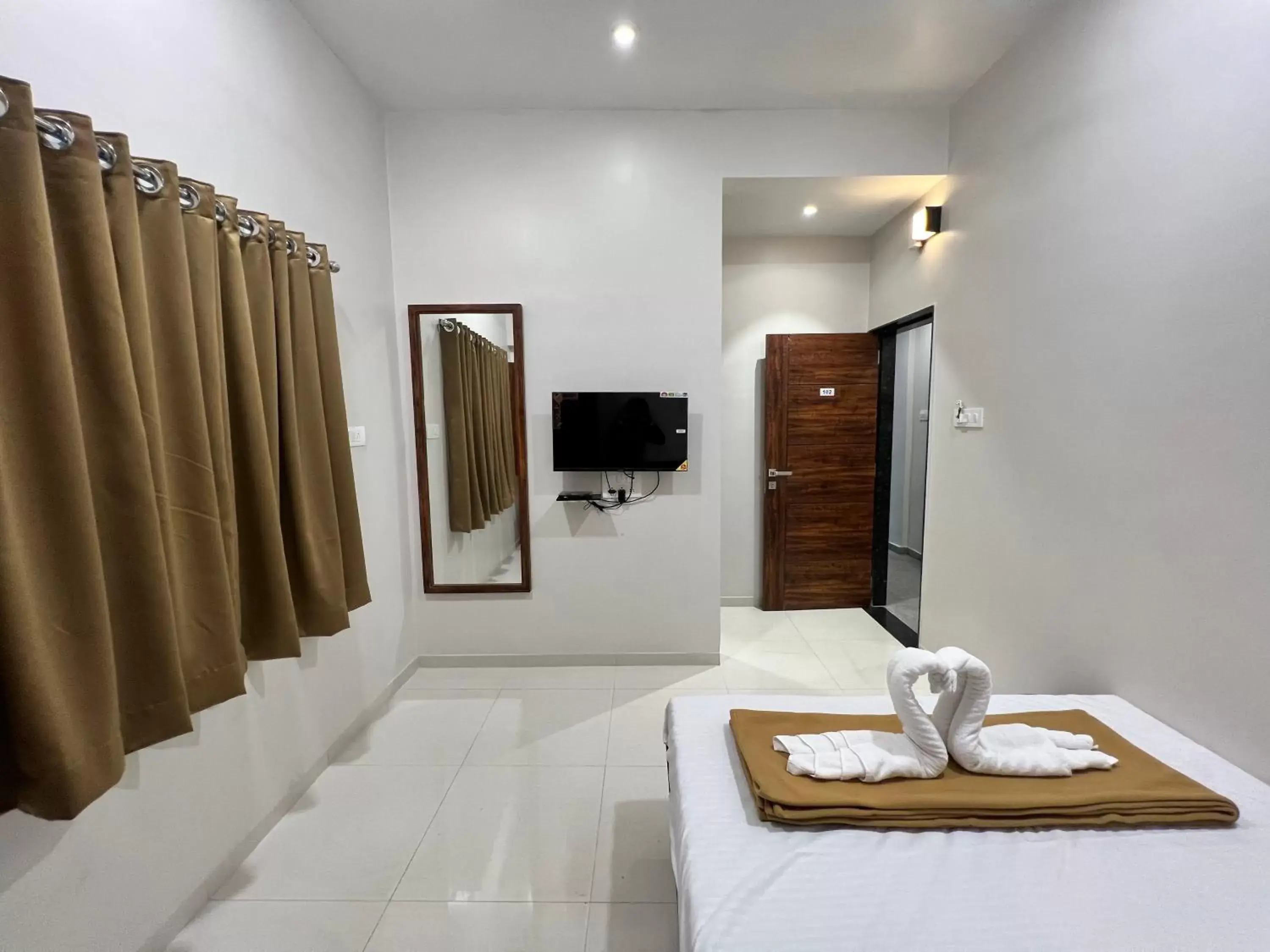 Deluxe Non AC Room in Darshan Executive Deluxe Non AC Room in Darshan Executive