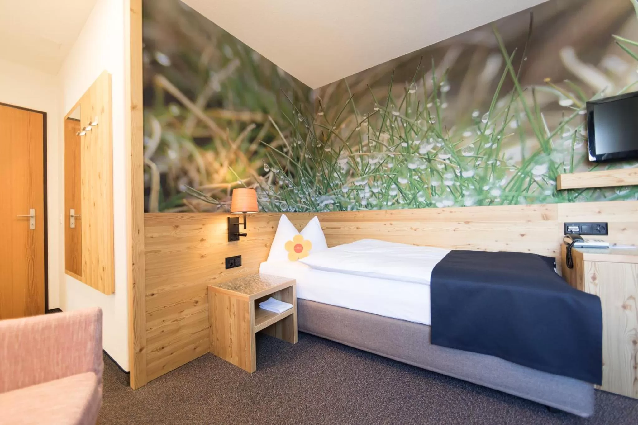 Bedroom, Bed in Hotel Garni Chesa Mulin