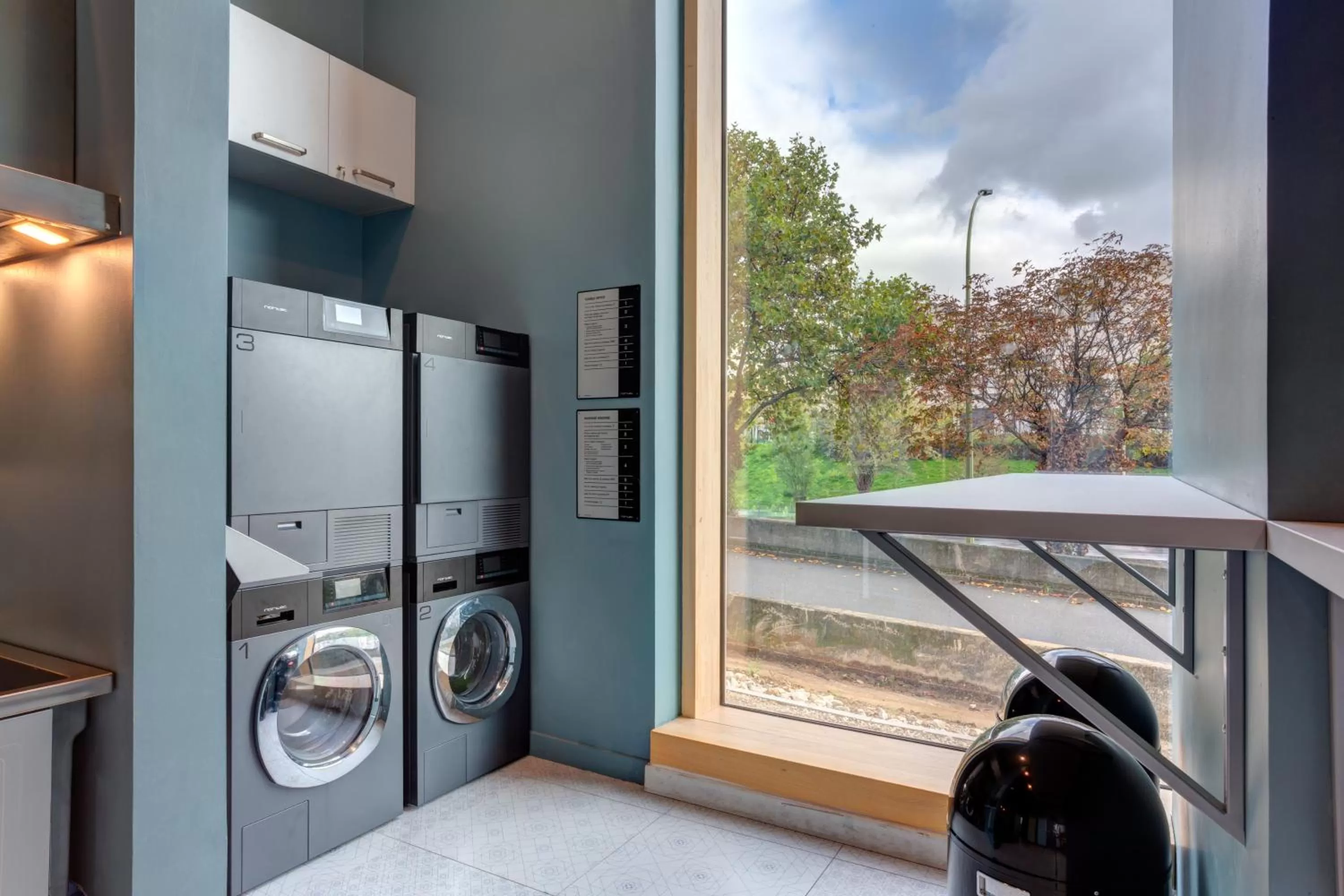 Communal kitchen, Kitchen/Kitchenette in MEININGER Hotel Paris Porte de Vincennes