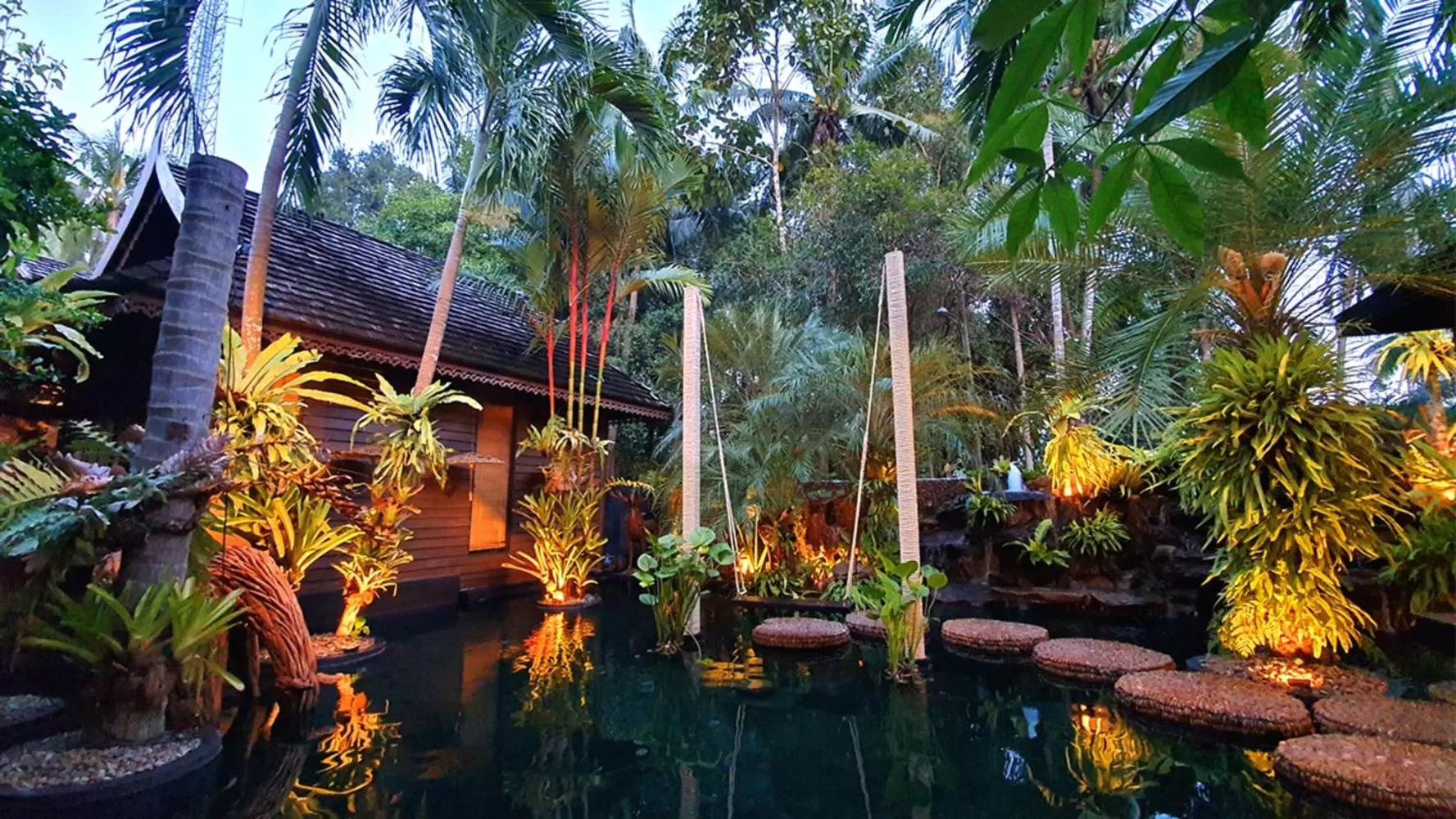 Swimming pool in Baan Habeebee Resort