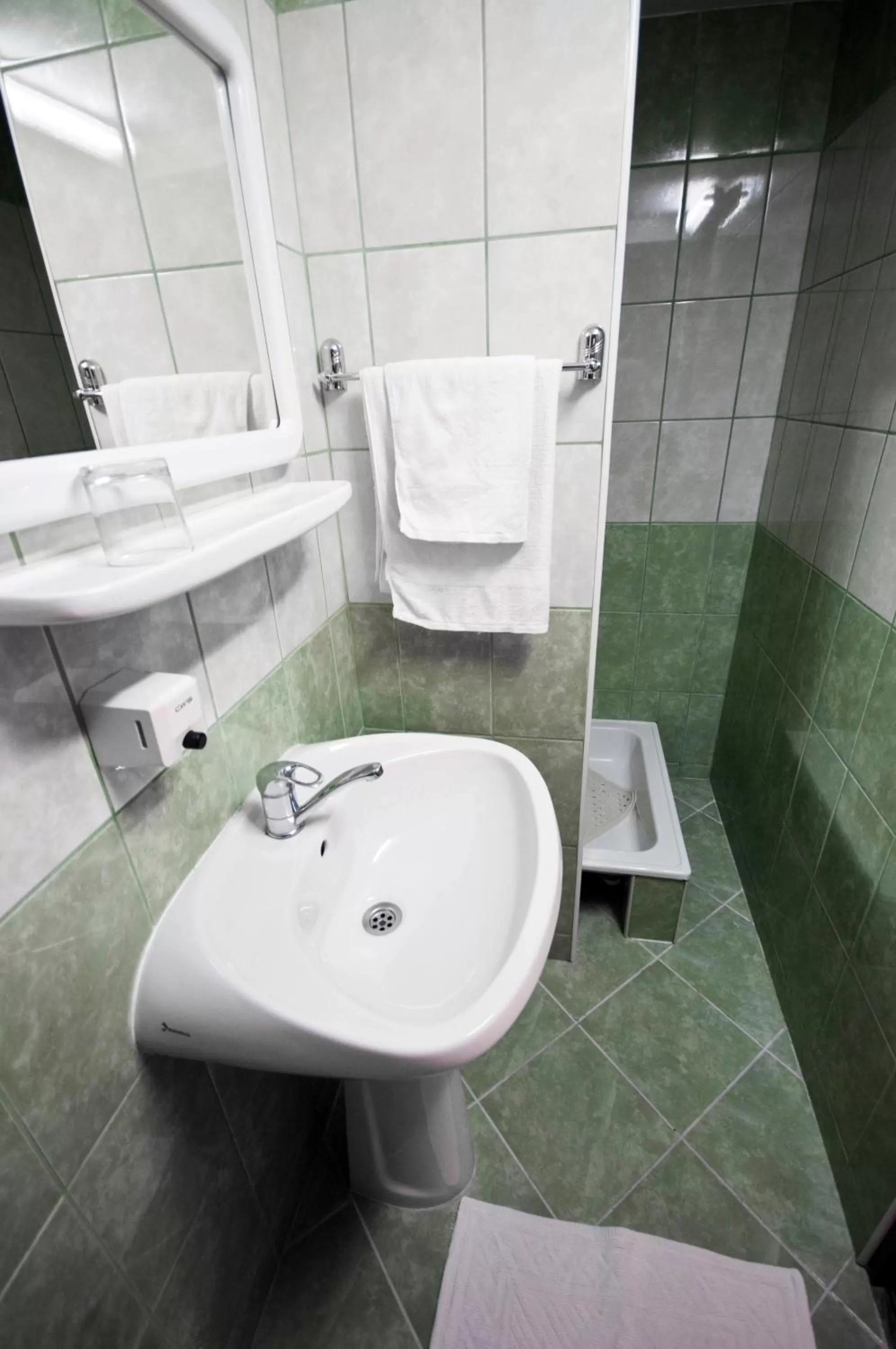 Bathroom in Hotel Sheriff