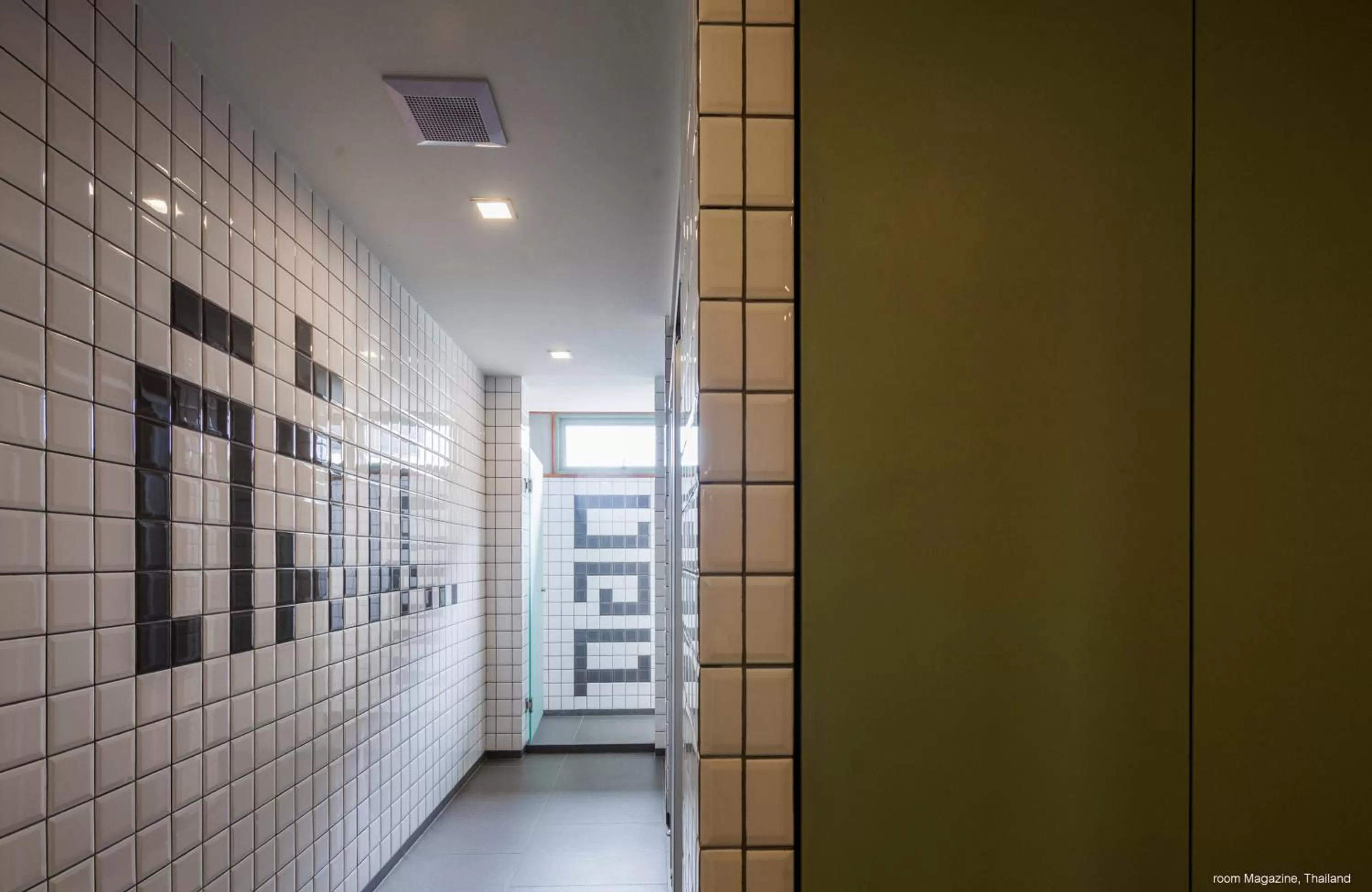 Bathroom in Samsen Street Hotel