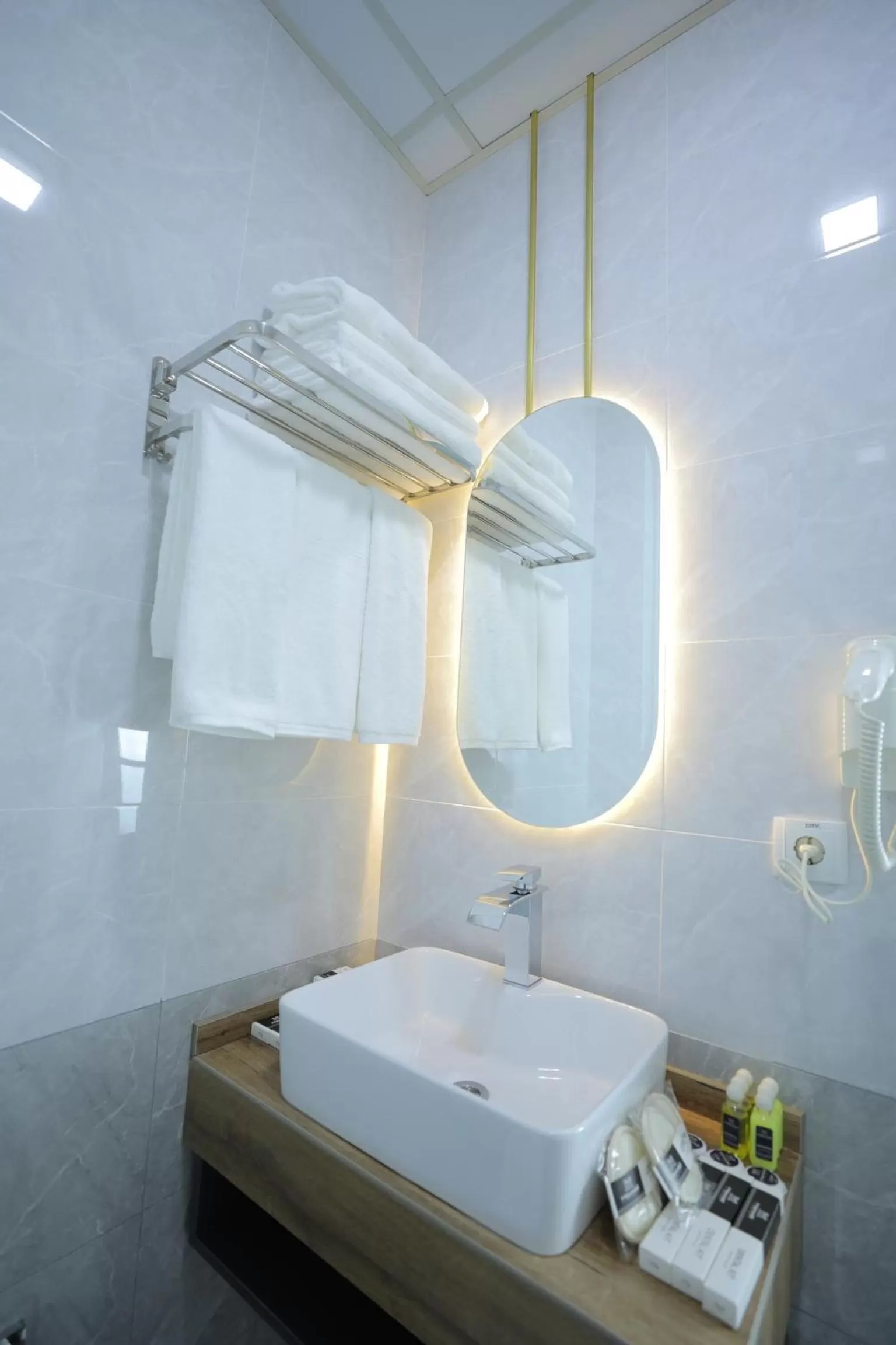 Bathroom in MaxWell Hotel & SPA