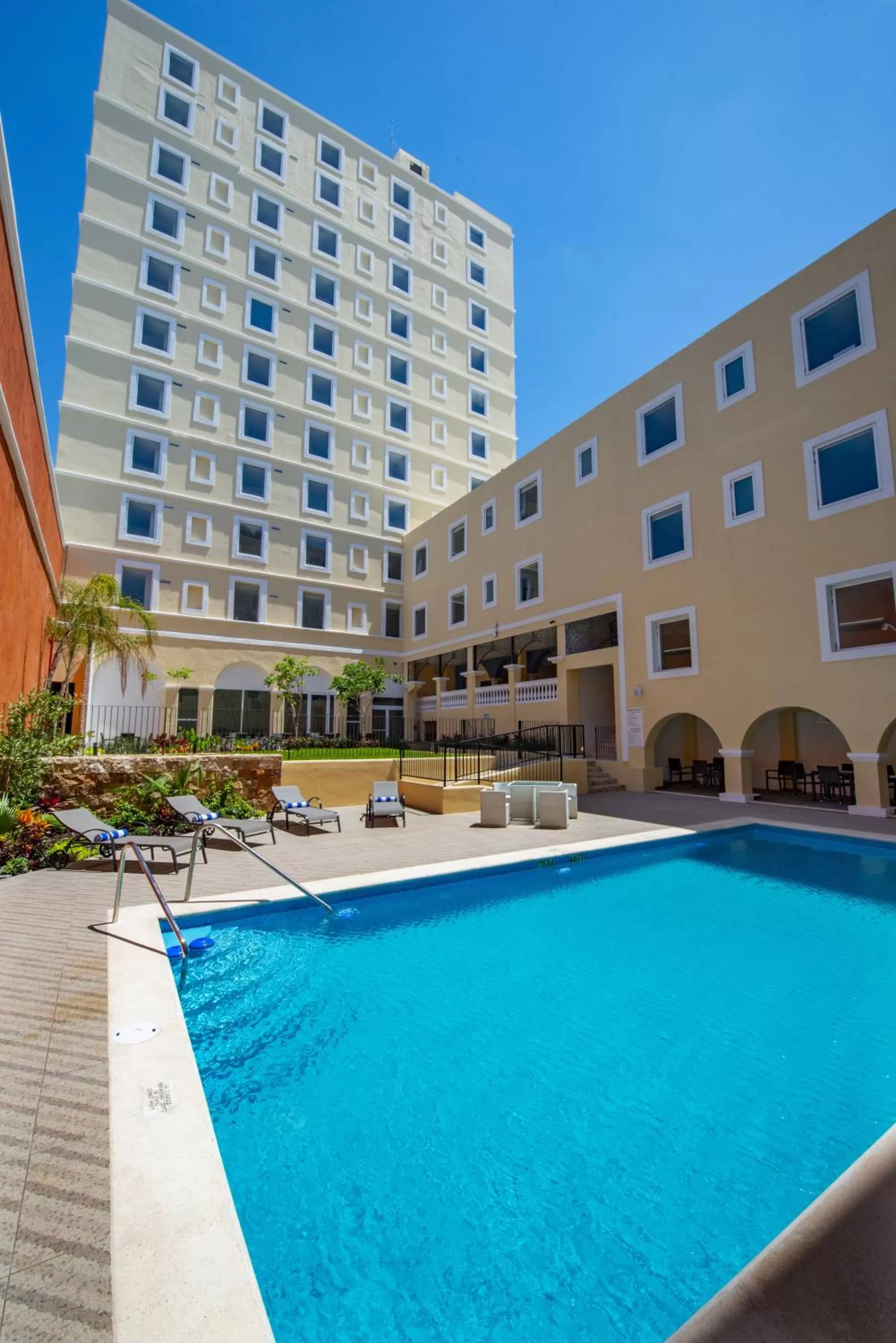 Swimming pool in Holiday Inn Express Merida Centro by IHG