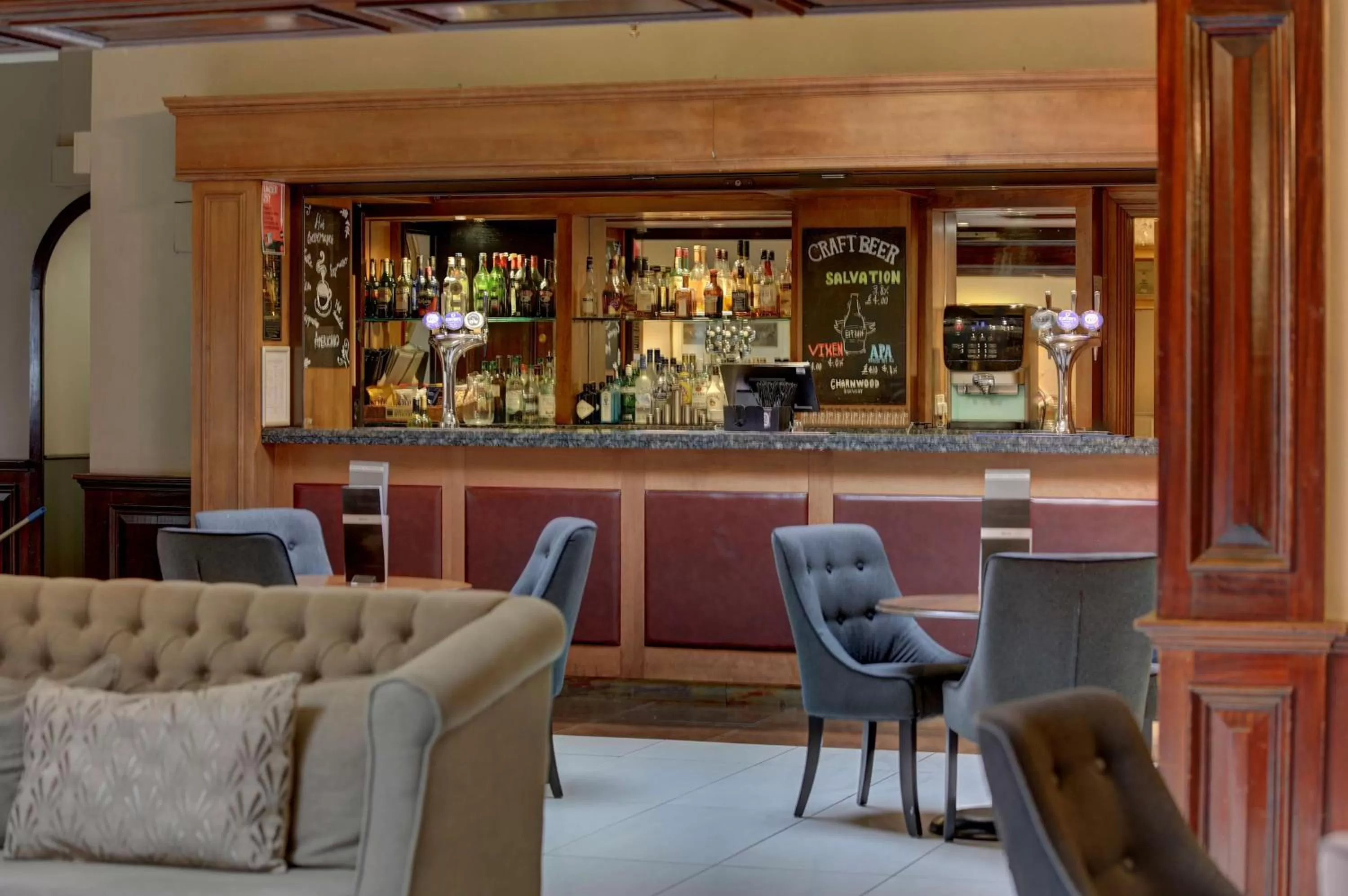 Lounge or bar in Quorn Country Hotel Leicester