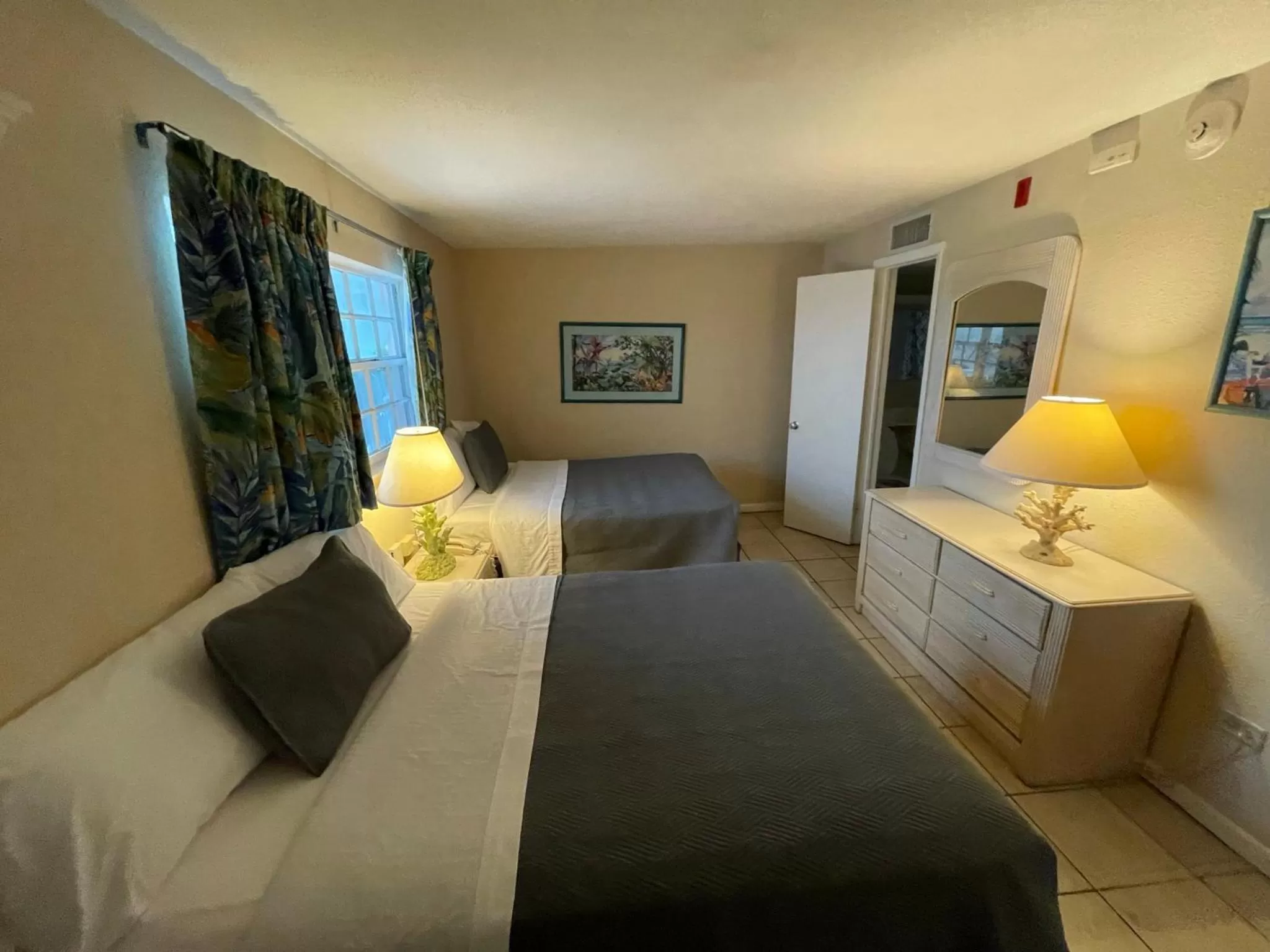 Bed in Breezy Palms Resort