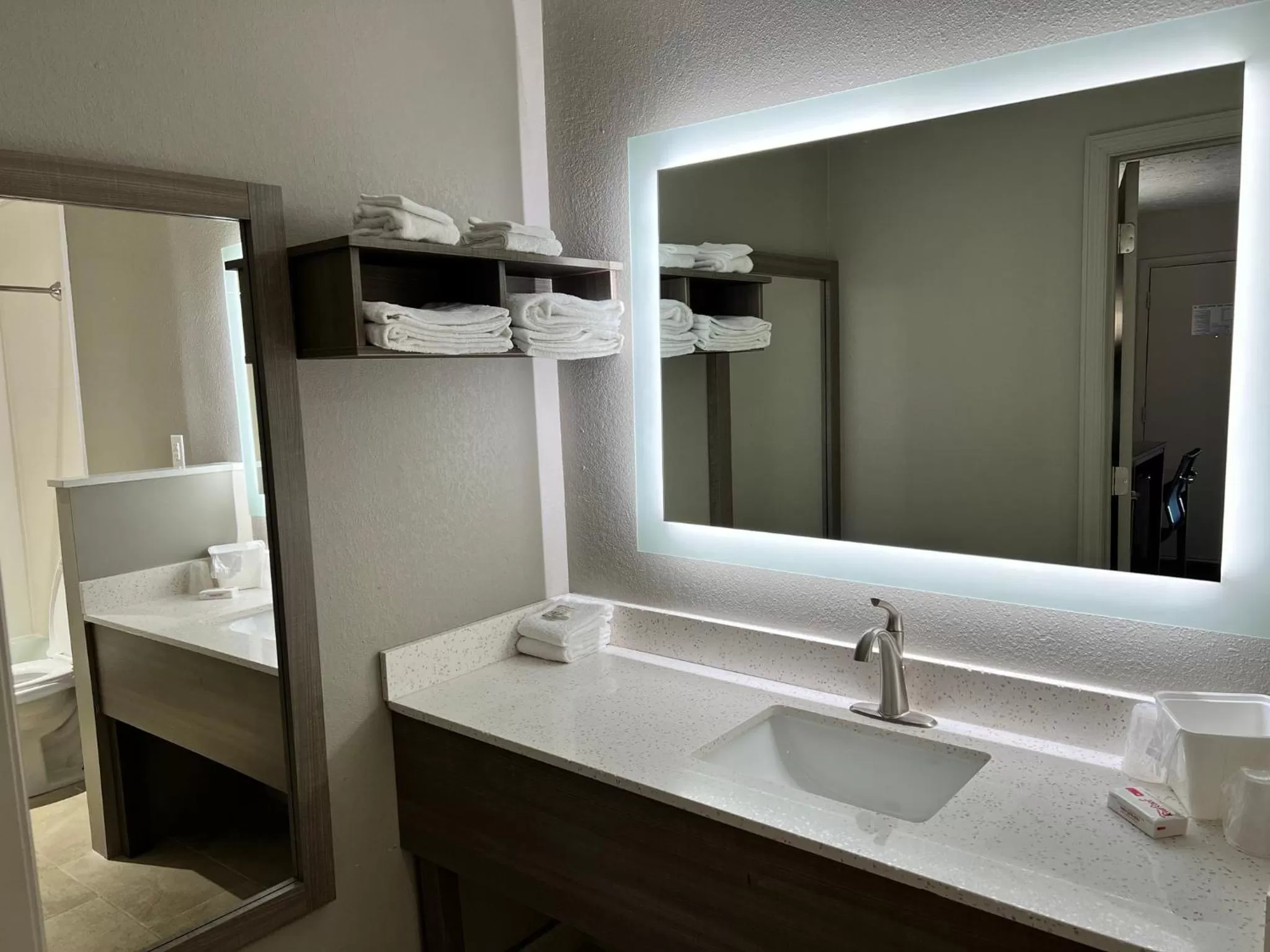 Bathroom in Red Roof Inn Georgetown, KY