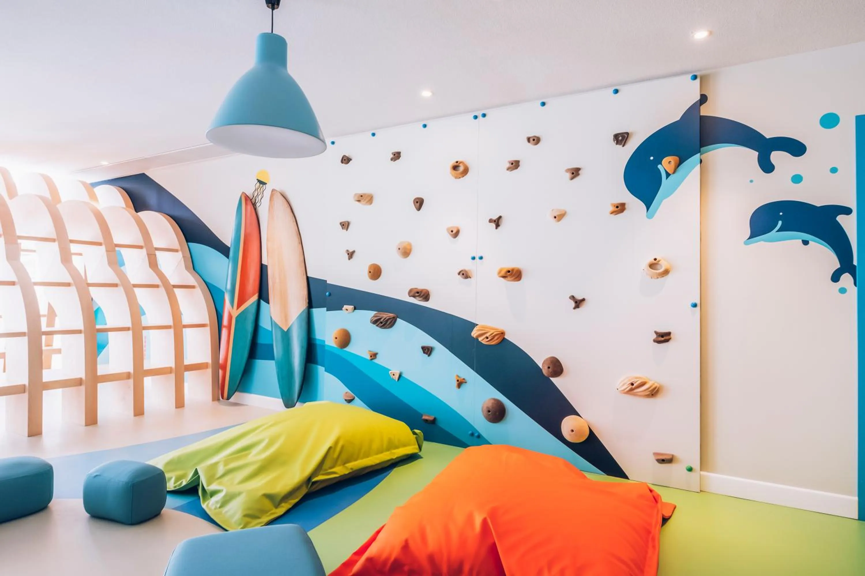 Kids's club, Bed in Iberostar Waves Alcudia Park