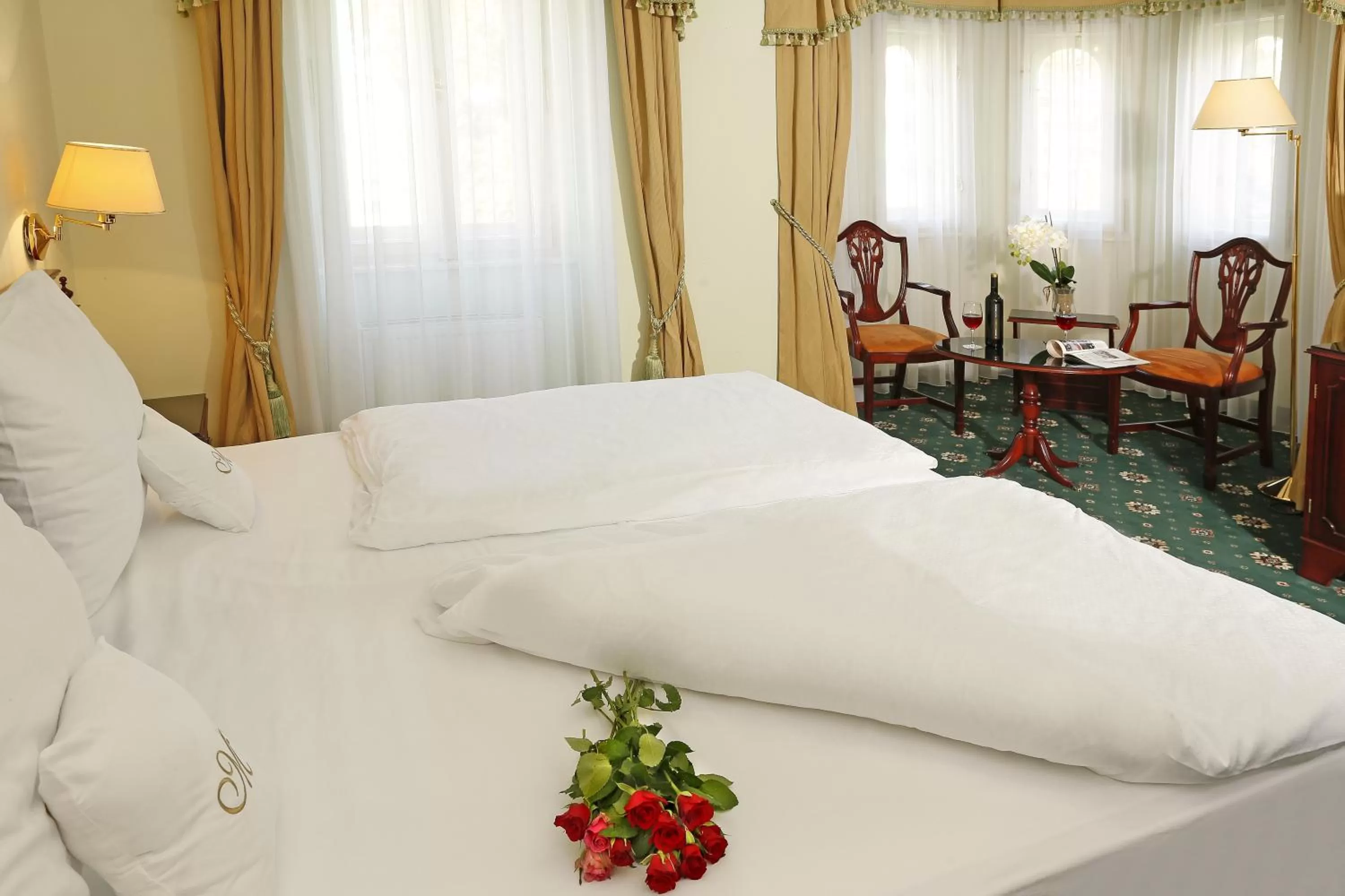 Bed in Hotel Mignon