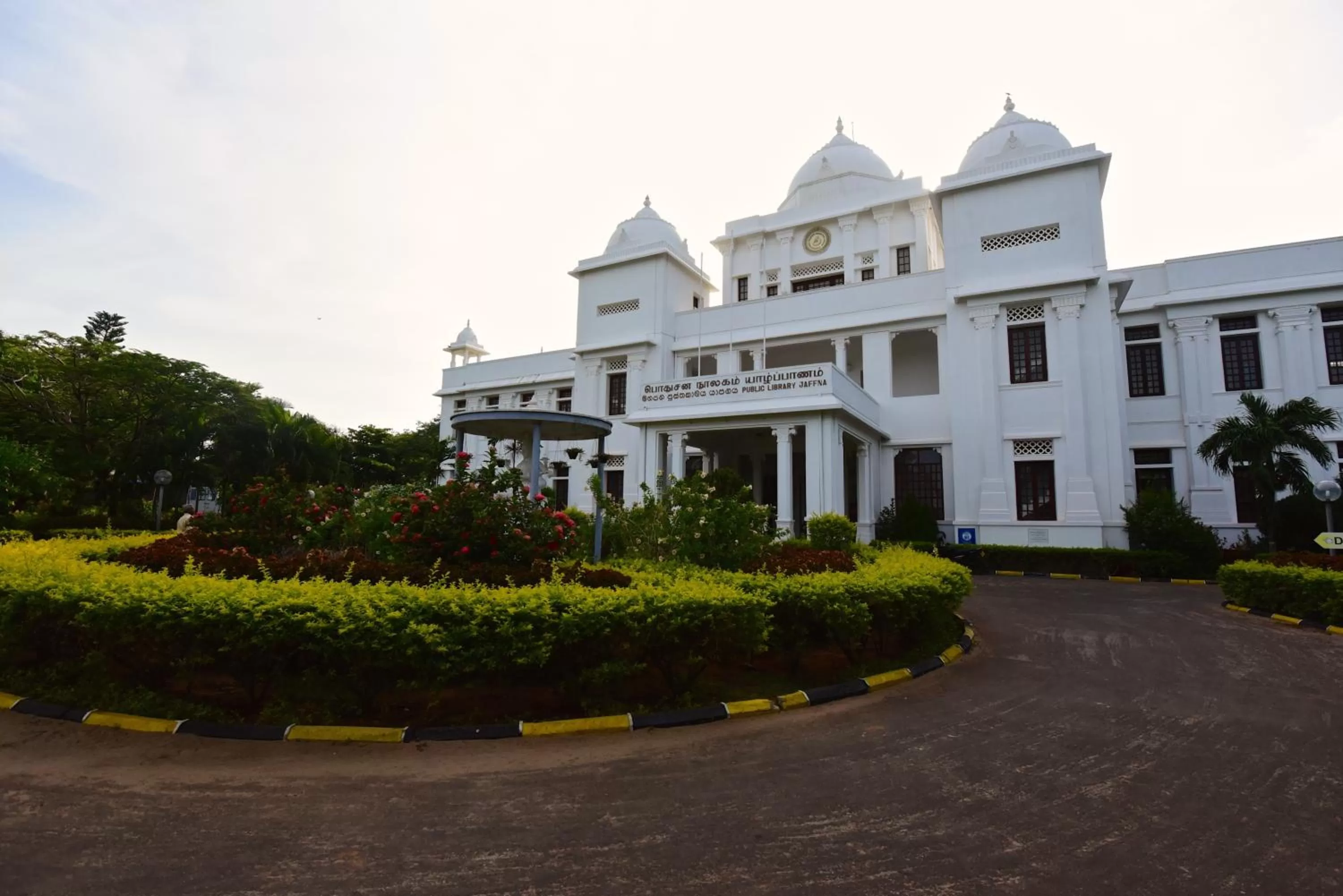 Library in Jetwing Jaffna