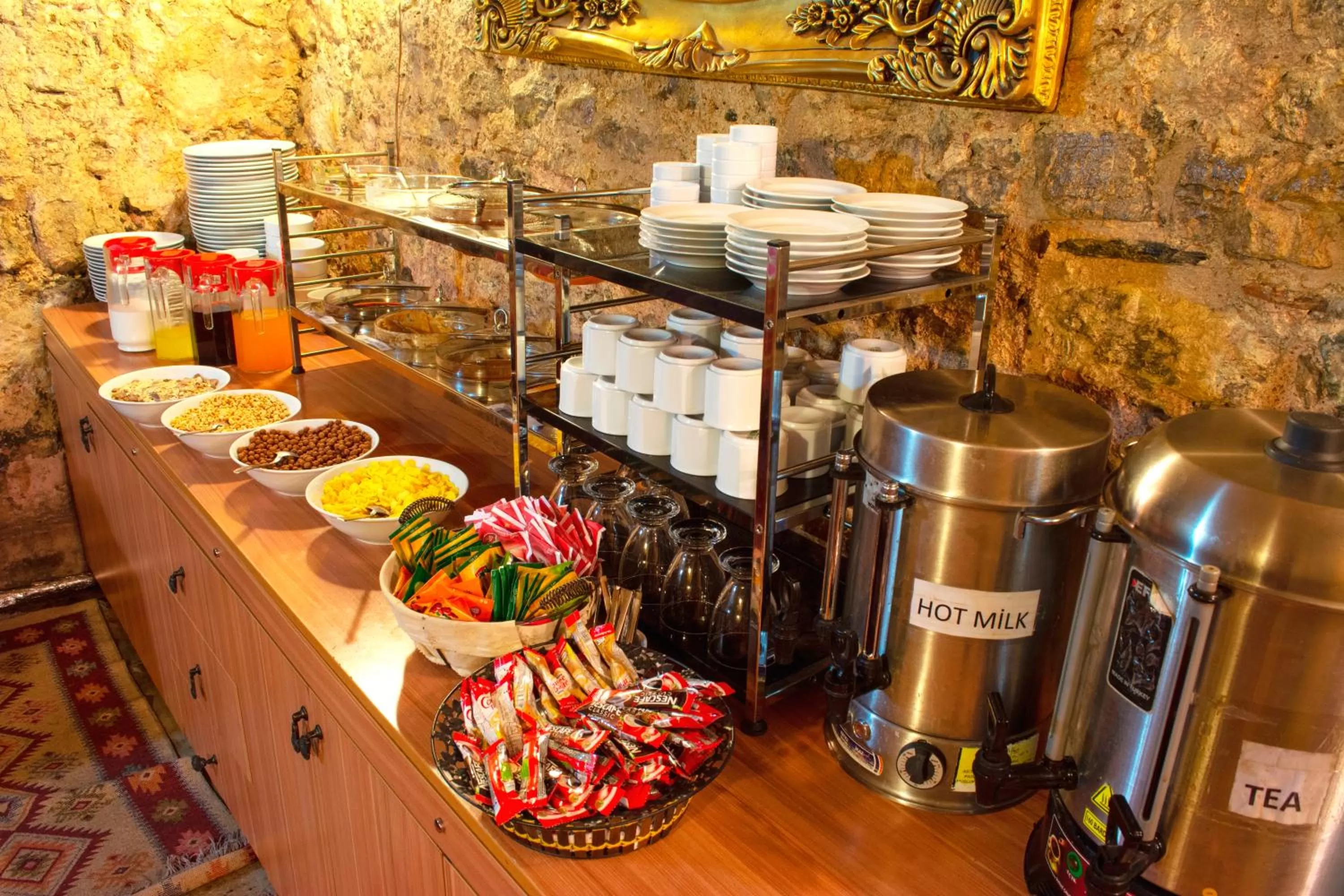 Coffee/tea facilities in Hotel Gedikpasa Family