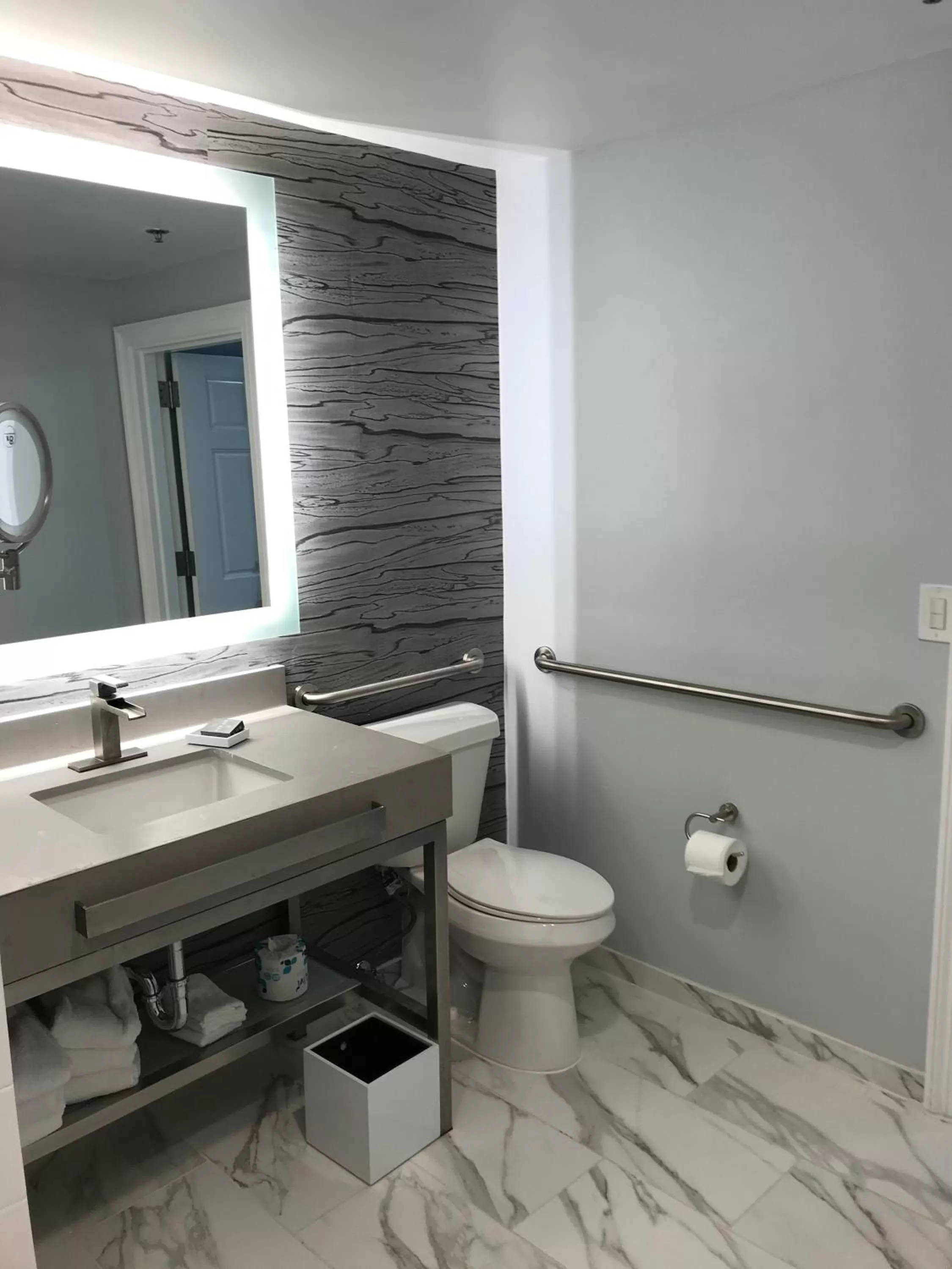 Bathroom in River Street Inn