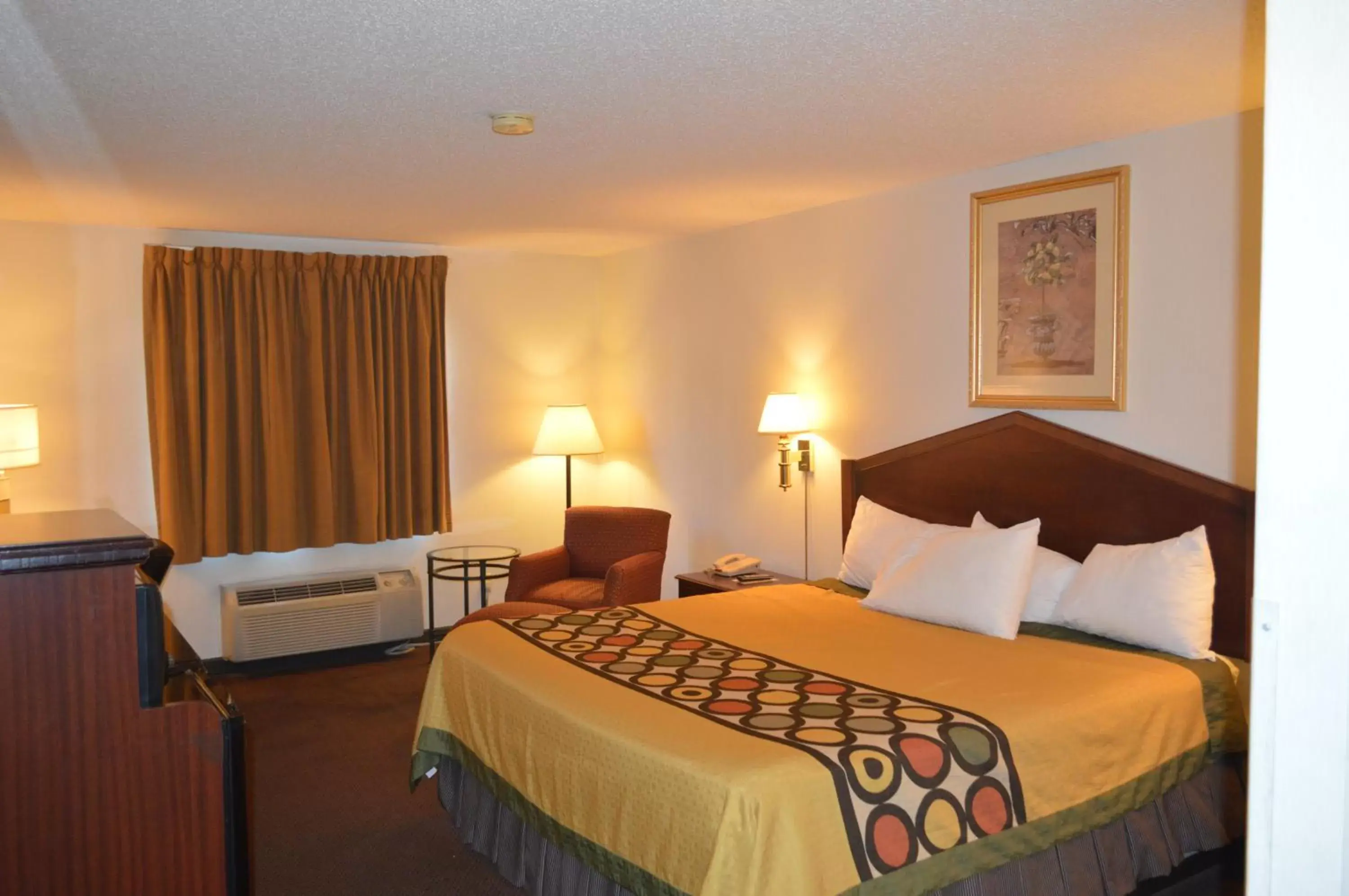 Queen Room - Smoking in American Elite Inn Queen Room - Smoking in American Elite Inn