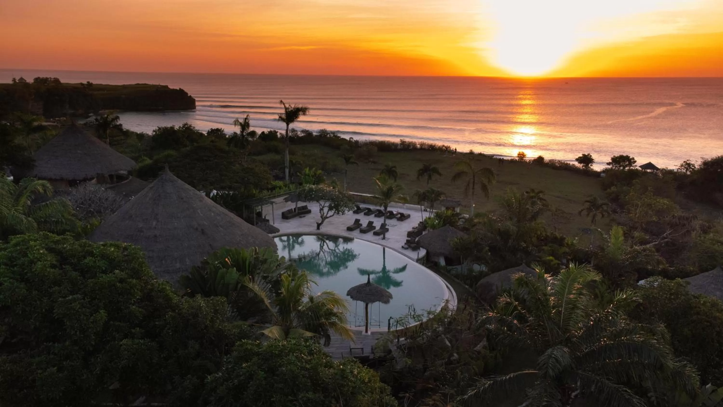 Swimming pool in La Joya Balangan Resort