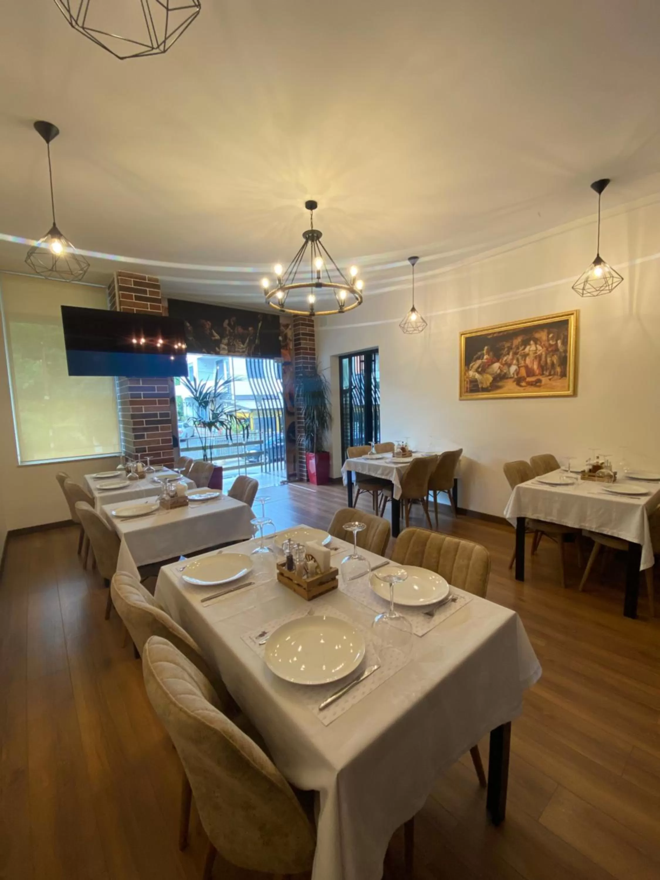 Breakfast in Peaky Hotel