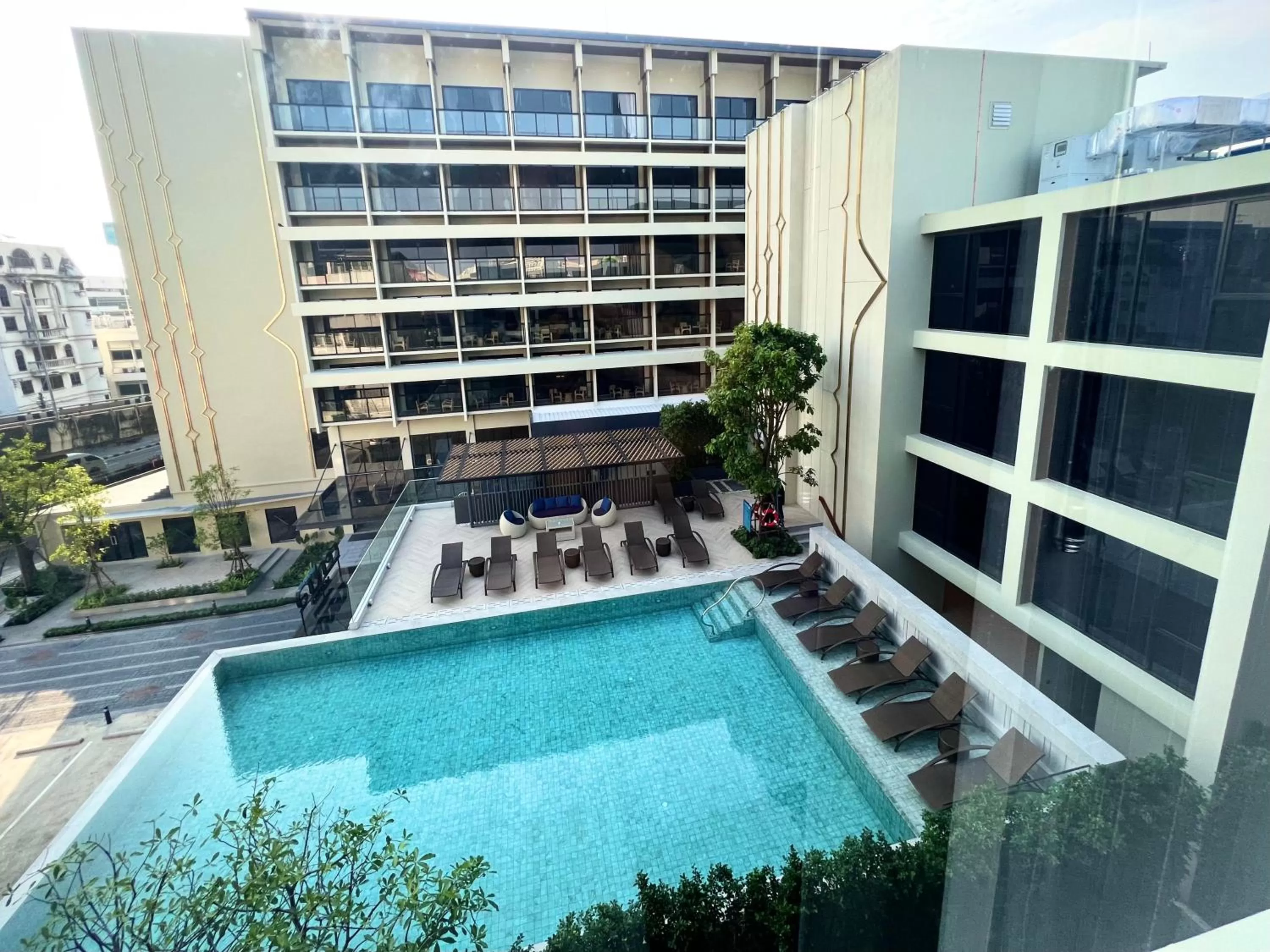Pool view in Centara Life Hotel Bangkok Phra Nakhon