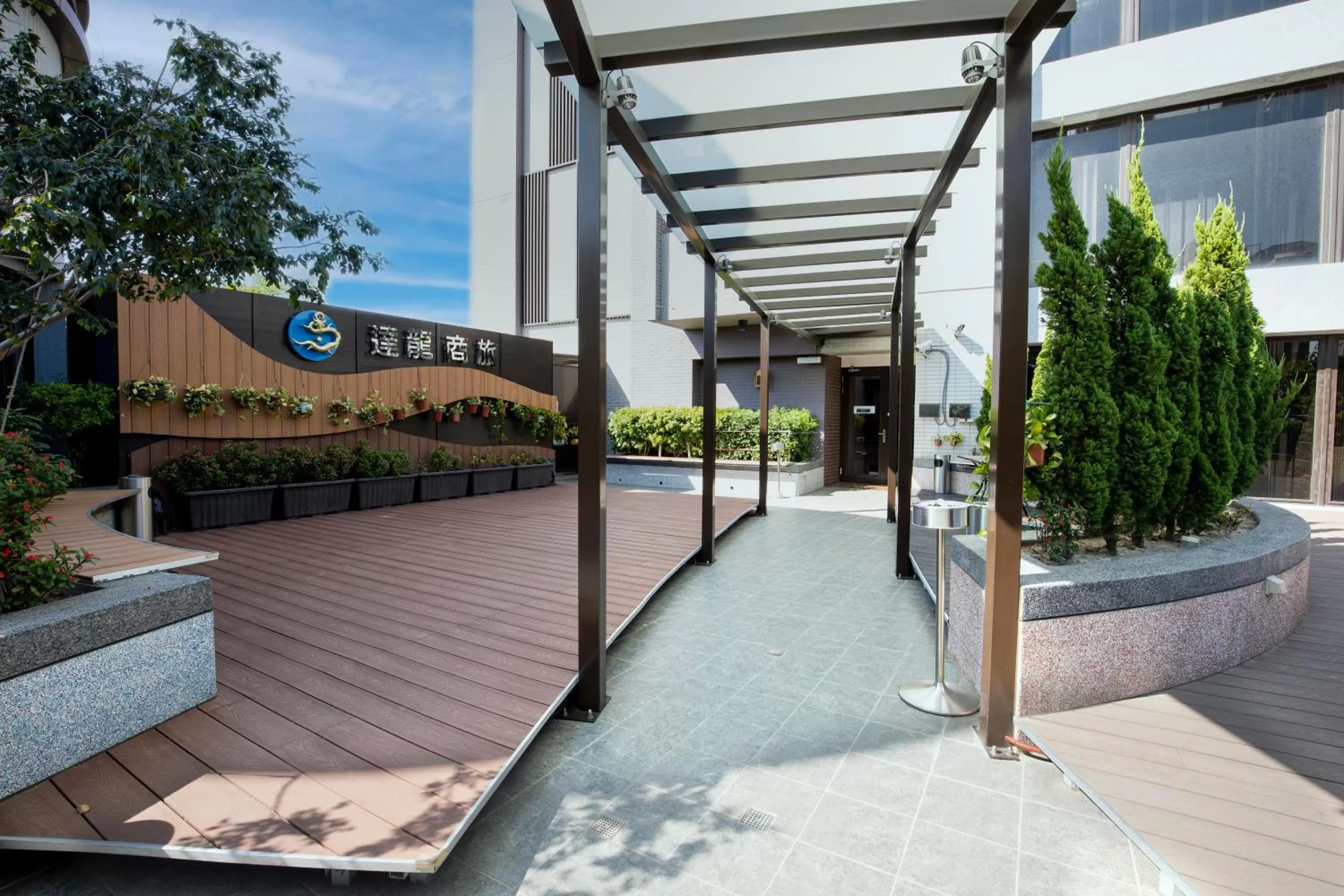 Garden in Darlon Hotel