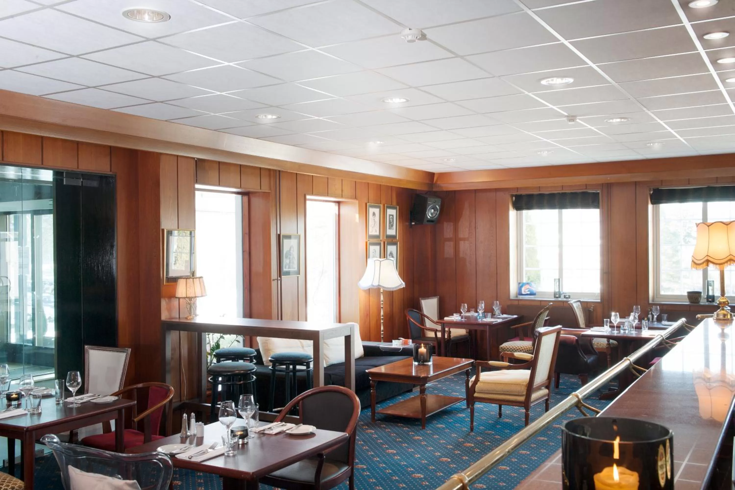 Restaurant/places to eat in Vinger Hotell