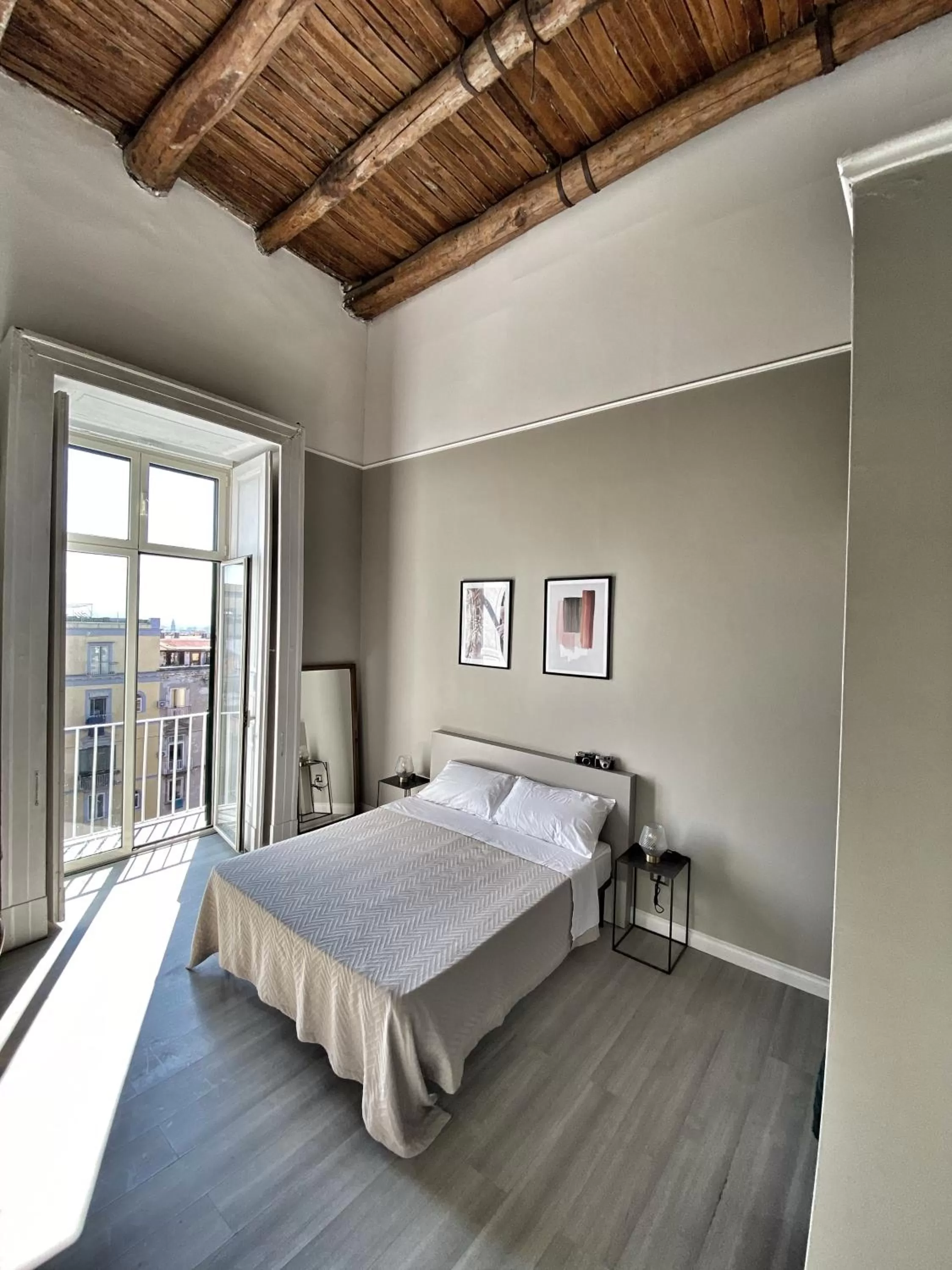 Photo of the whole room, Bed in Bellini View