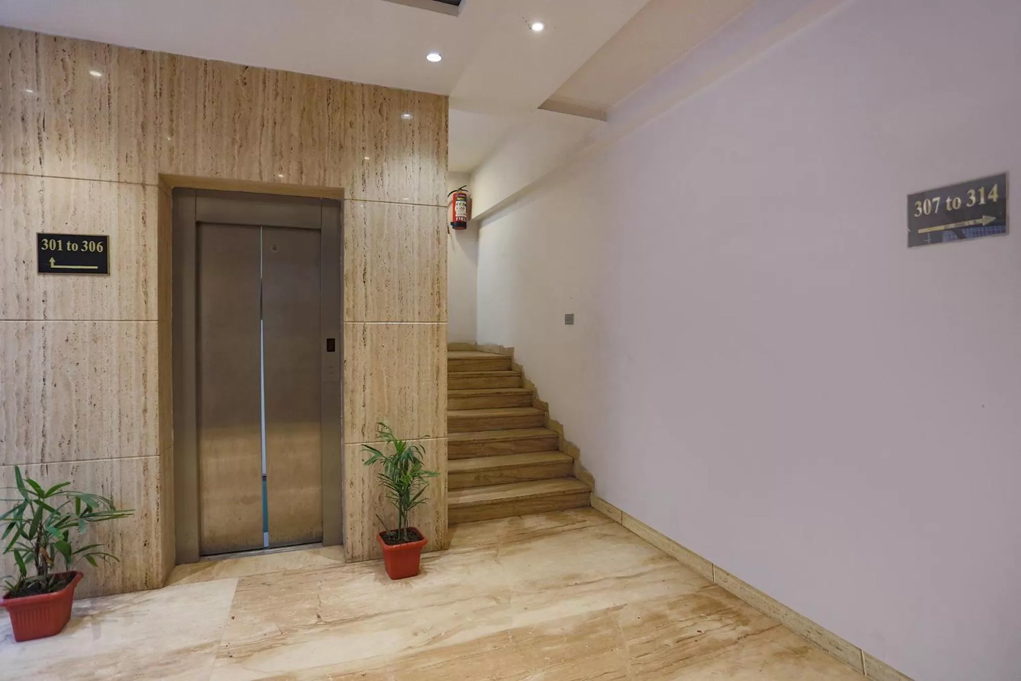 Lobby or reception in FabHotel Sun Park