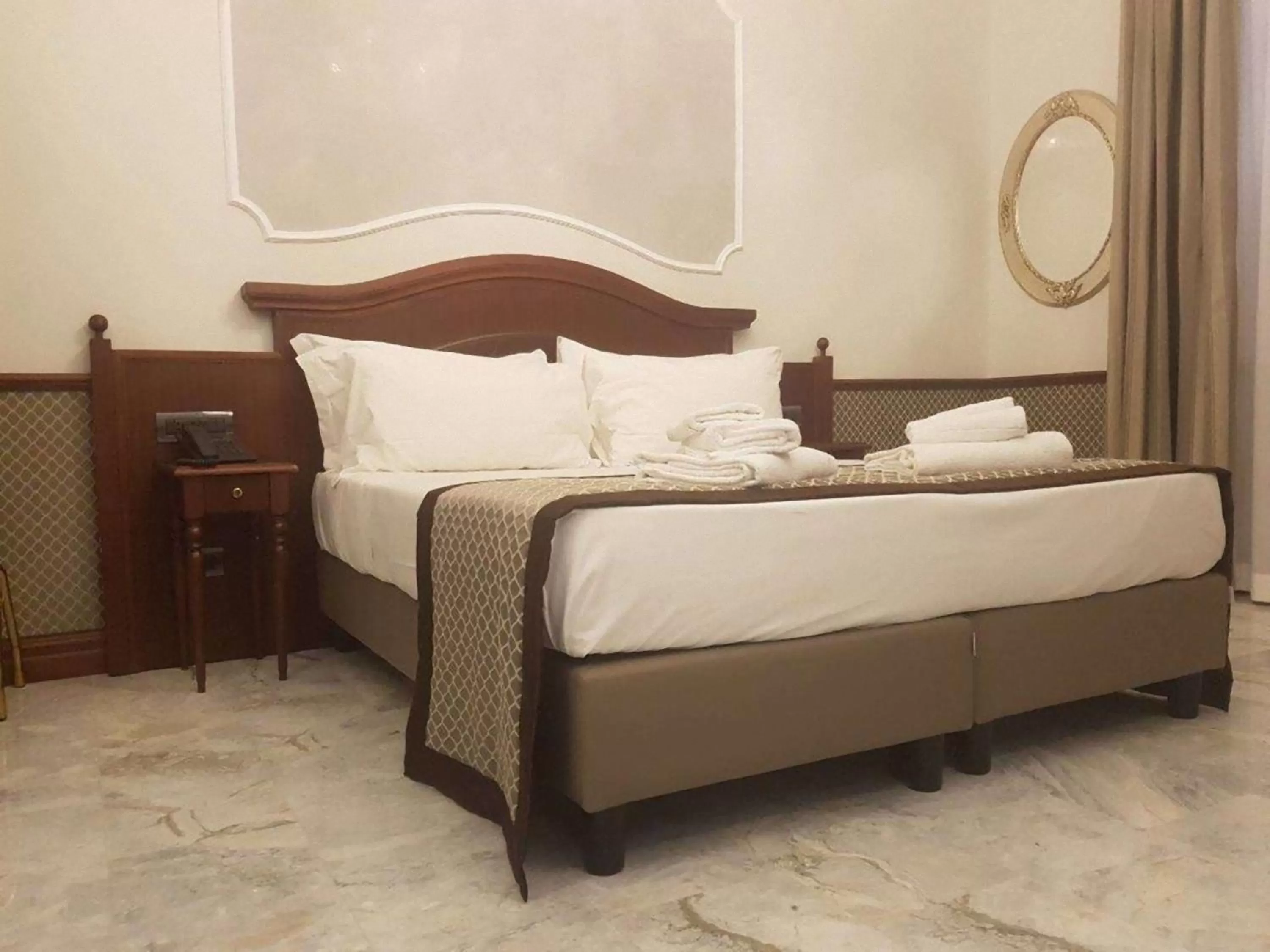 Bedroom, Bed in Hotel Best Roma