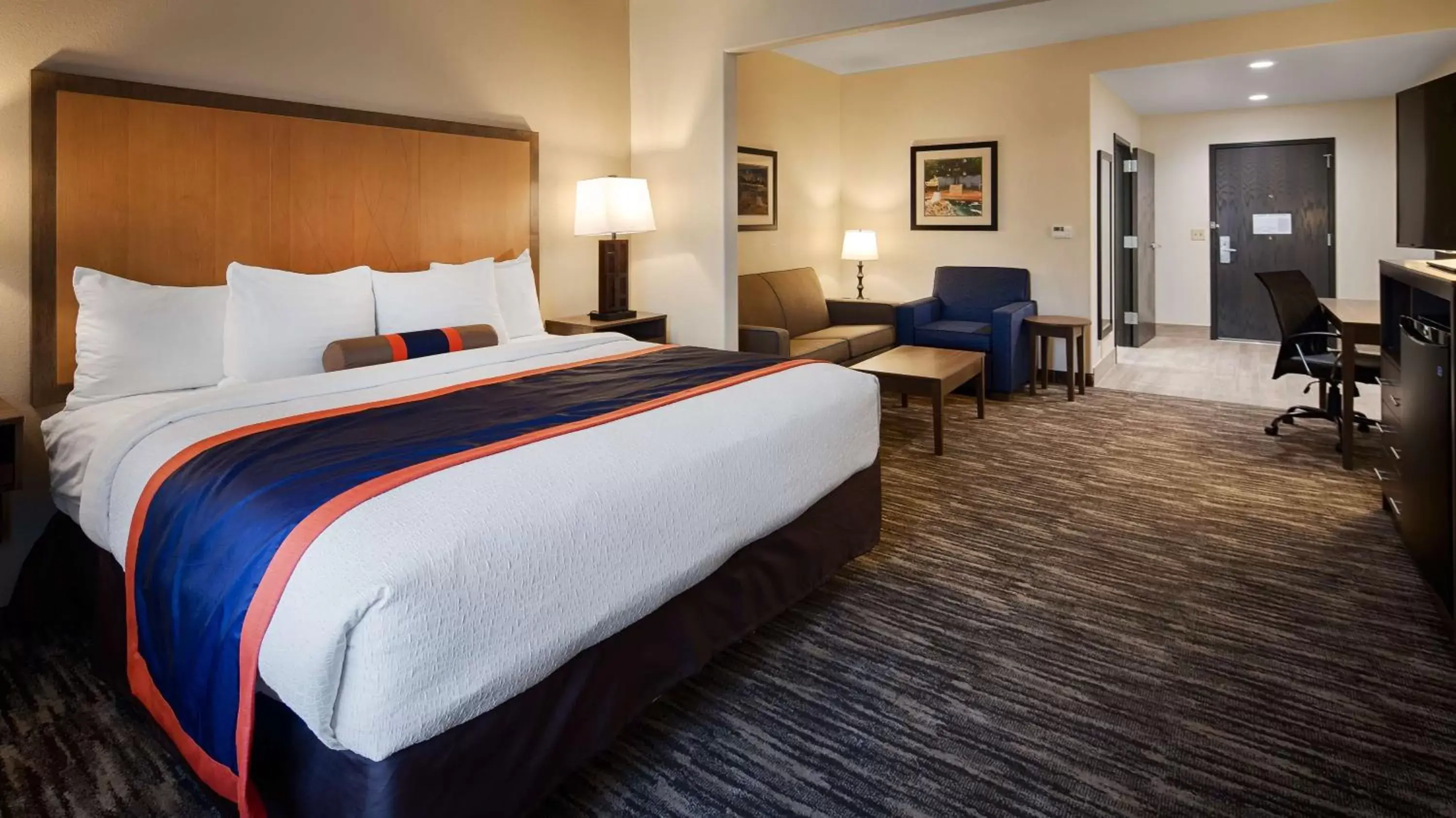 King Suite with Bath Tub - Disability Access in Best Western Plus Ardmore Inn & Suites King Suite with Bath Tub - Disability Access in Best Western Plus Ardmore Inn & Suites