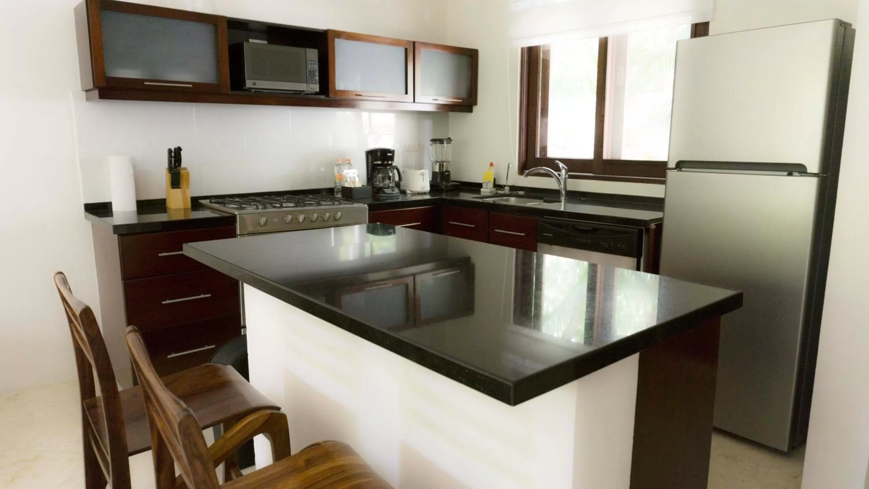 Kitchen or kitchenette in Intima Resort Tulum Adults Only (Clothing Optional)