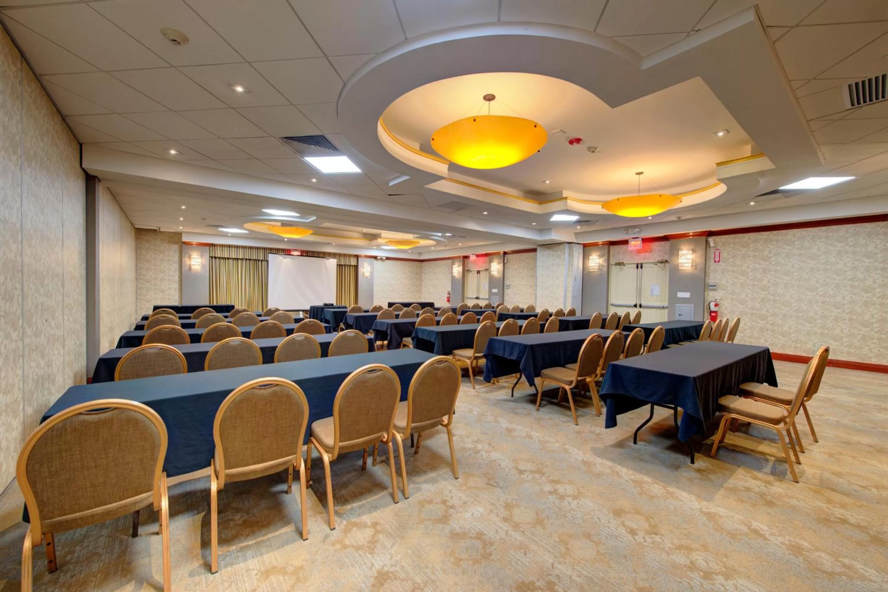 Meeting/conference room in Holiday Inn Plainview-Long Island by IHG