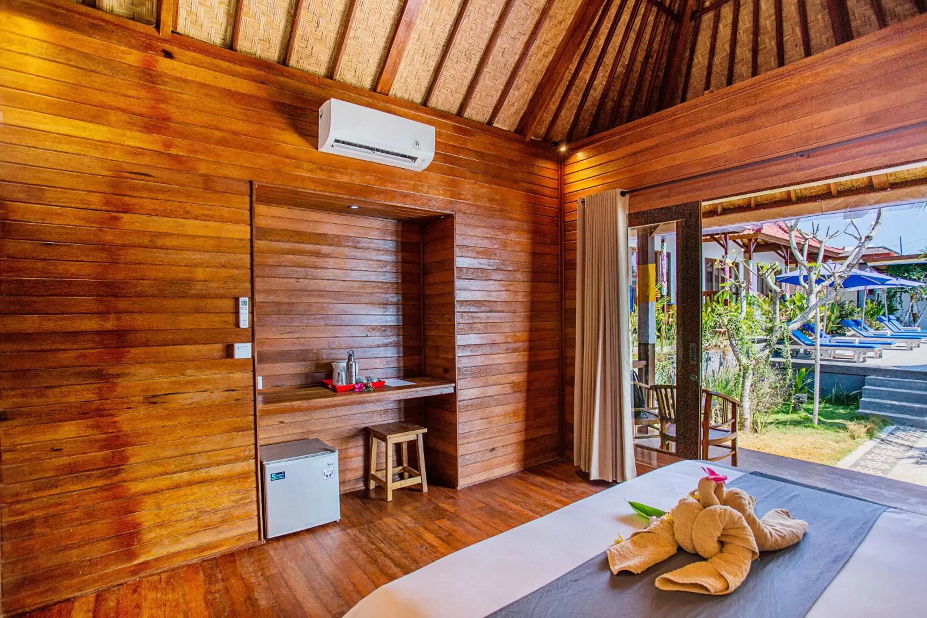 Pool view in Nusa Veranda Sunset Villas & Restaurant