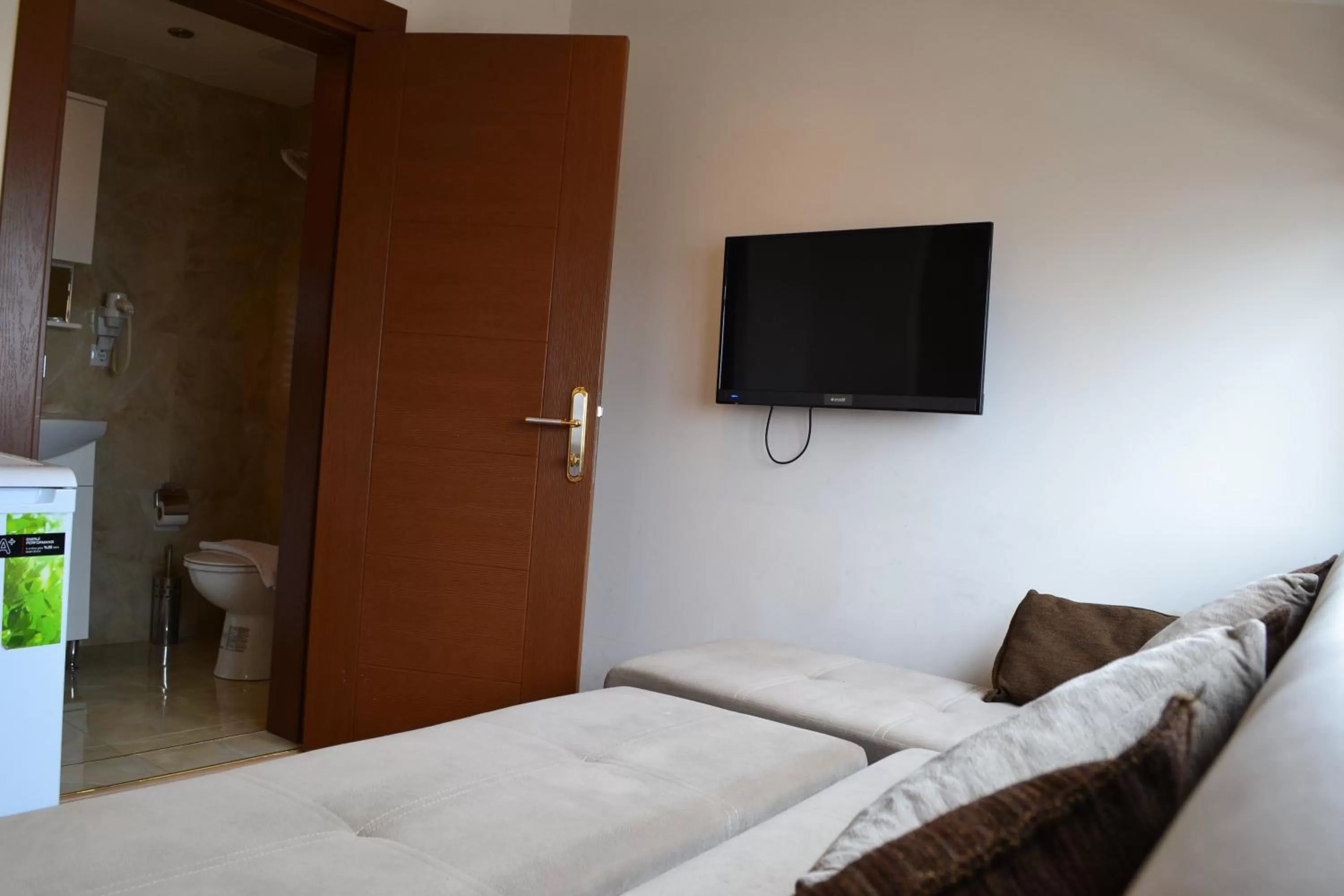 Shower, Bed in Seven Days Hotel - İstanbul