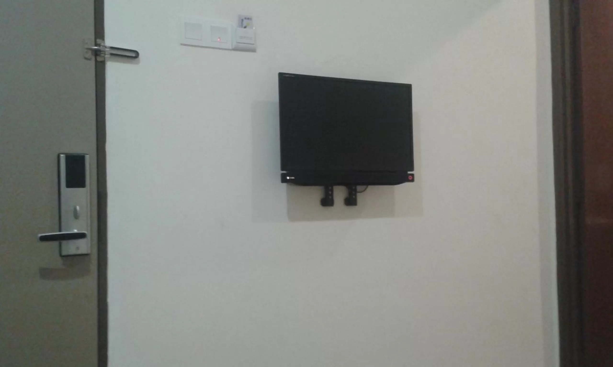 TV and multimedia in Welcome Inn GM