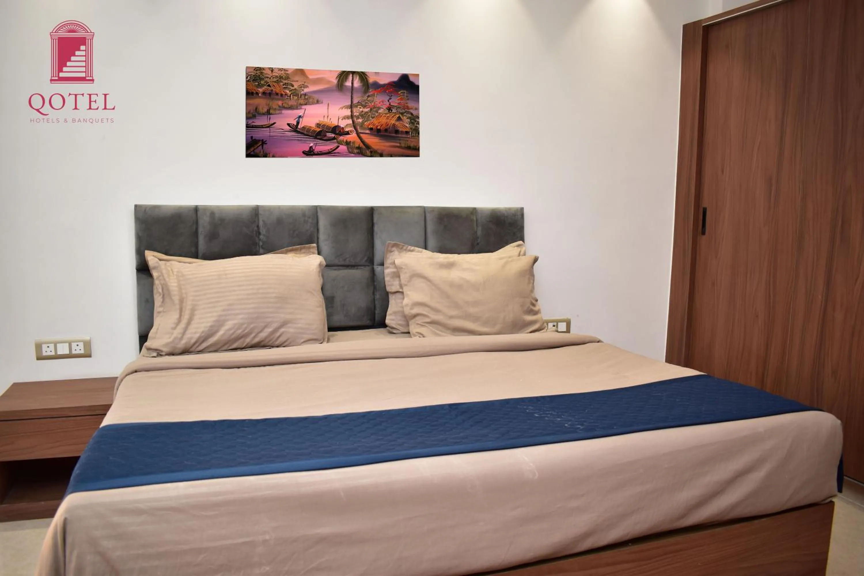 Bed in Qotel Comfort Ashok Vihar - Near Delhi University