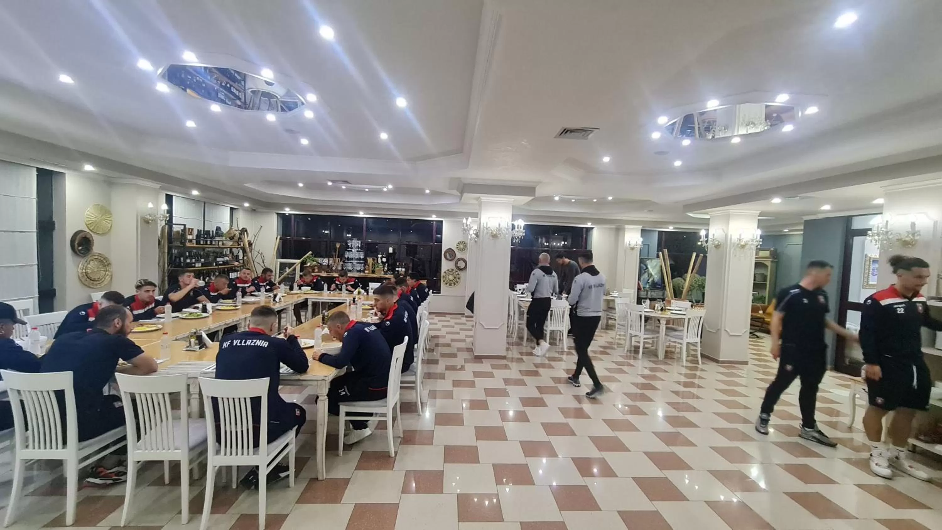 Restaurant/places to eat in Univers Resort