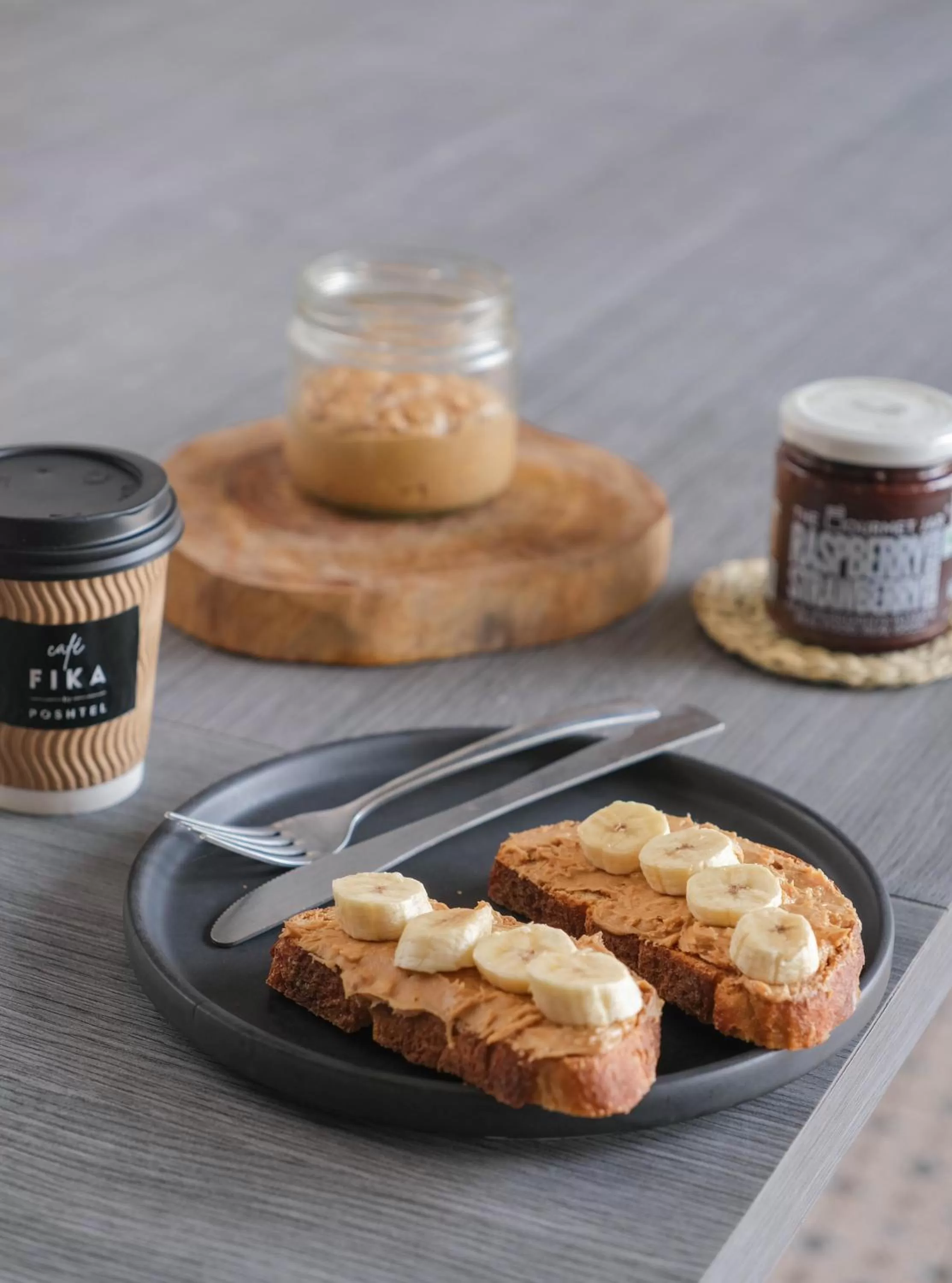 Restaurant/places to eat in LetsBunk Poshtel & Suites