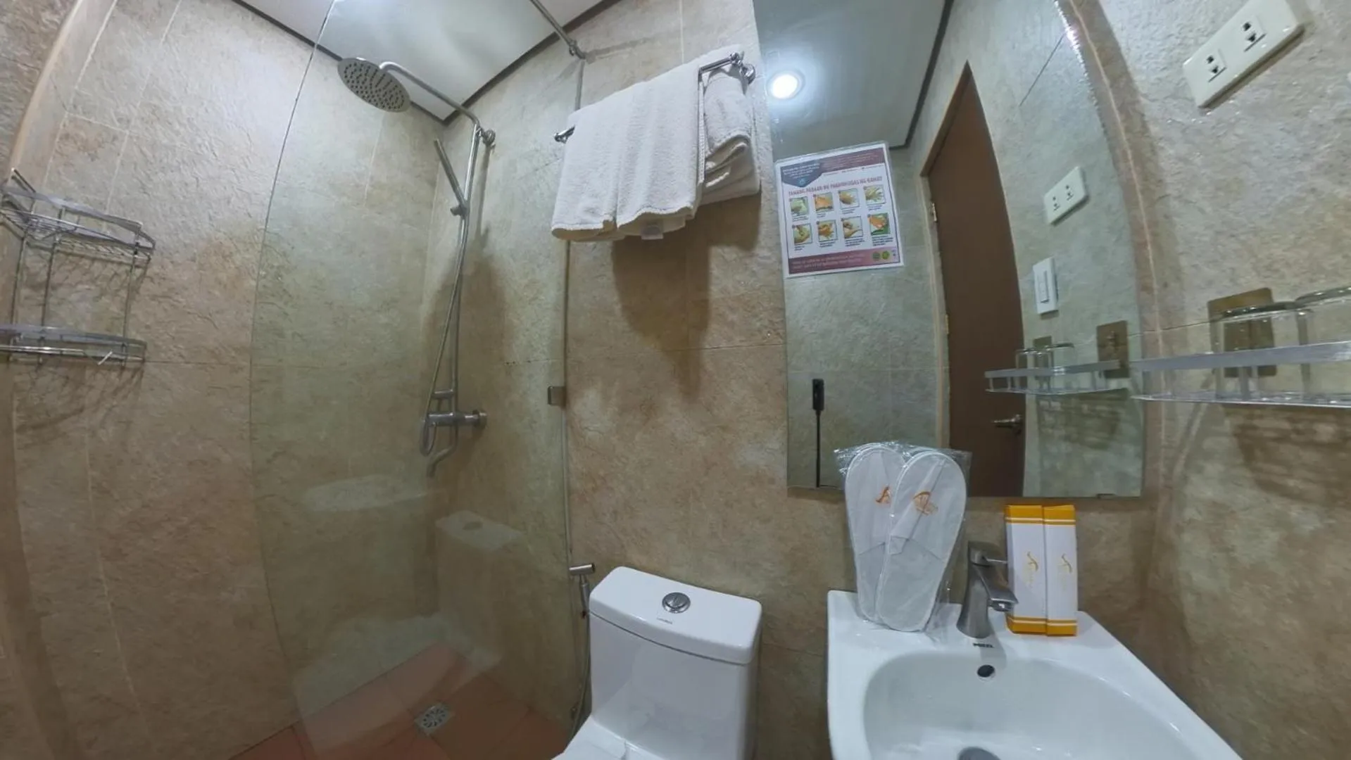 Shower in Alunsina Hotel and Spa