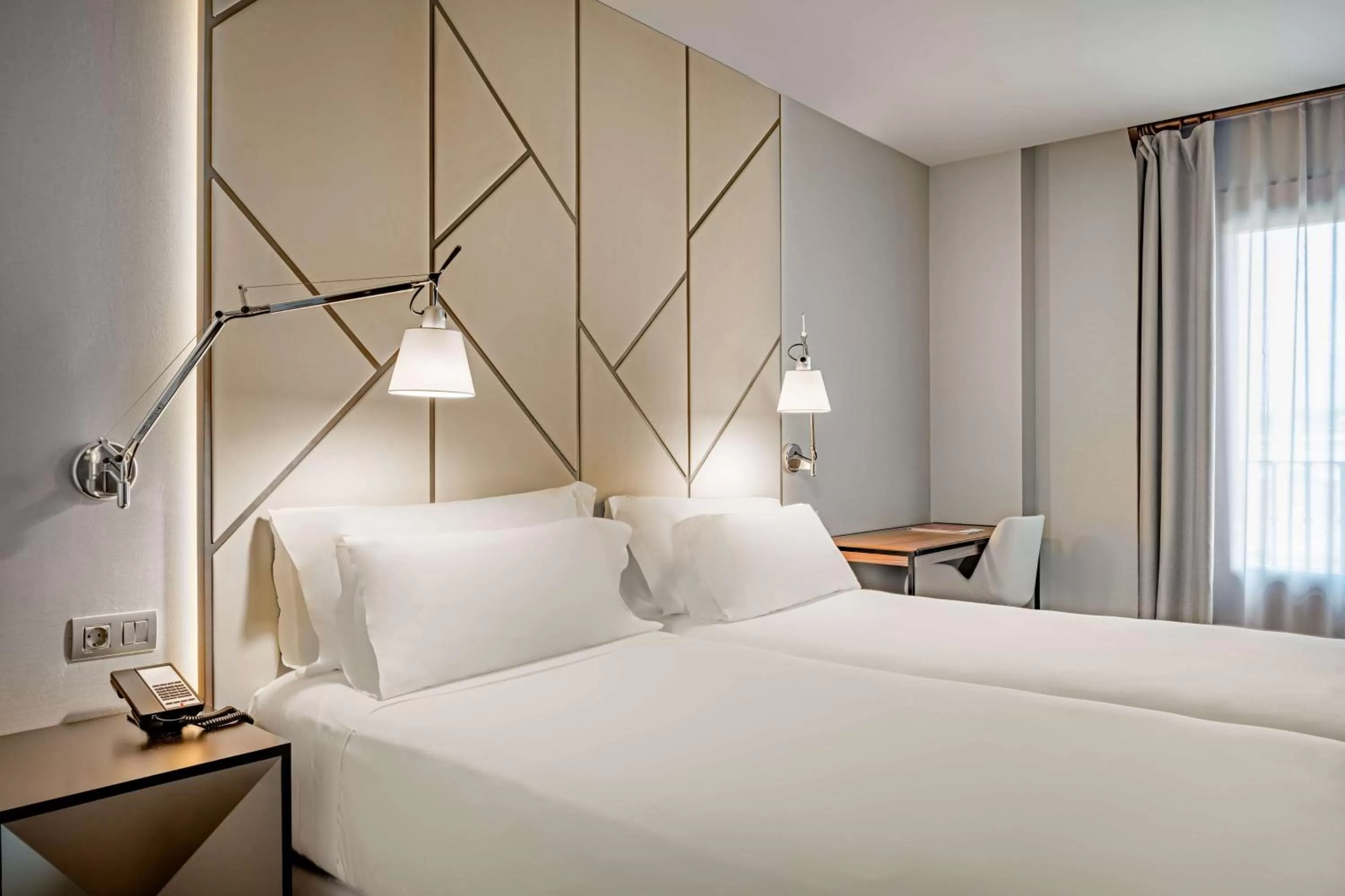 Superior Double or Twin Room in NH Collection León Plaza Mayor