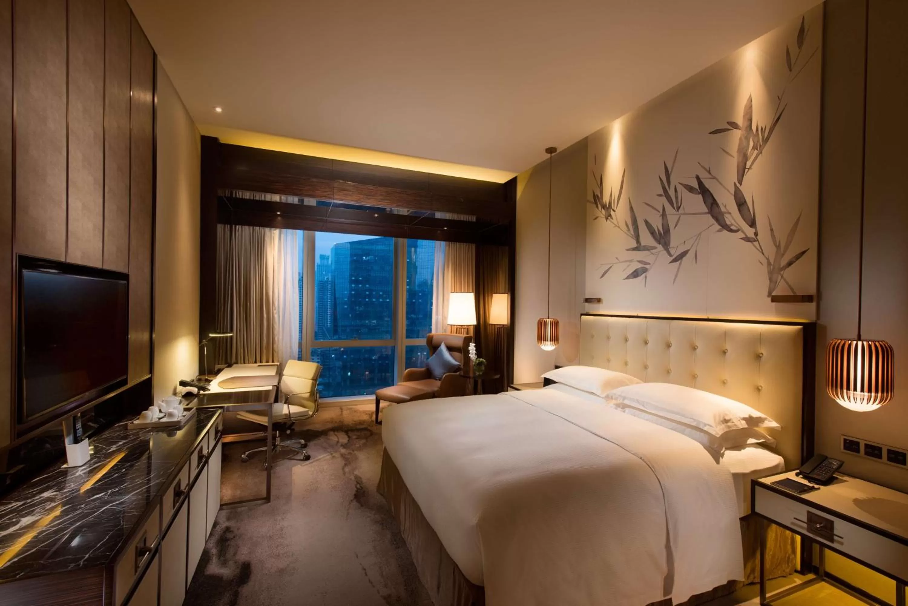 Bedroom, Bed in Hilton Shenzhen Futian, Metro Station at Hotel Front Door, Close to Futian Convention & Exhibition Center