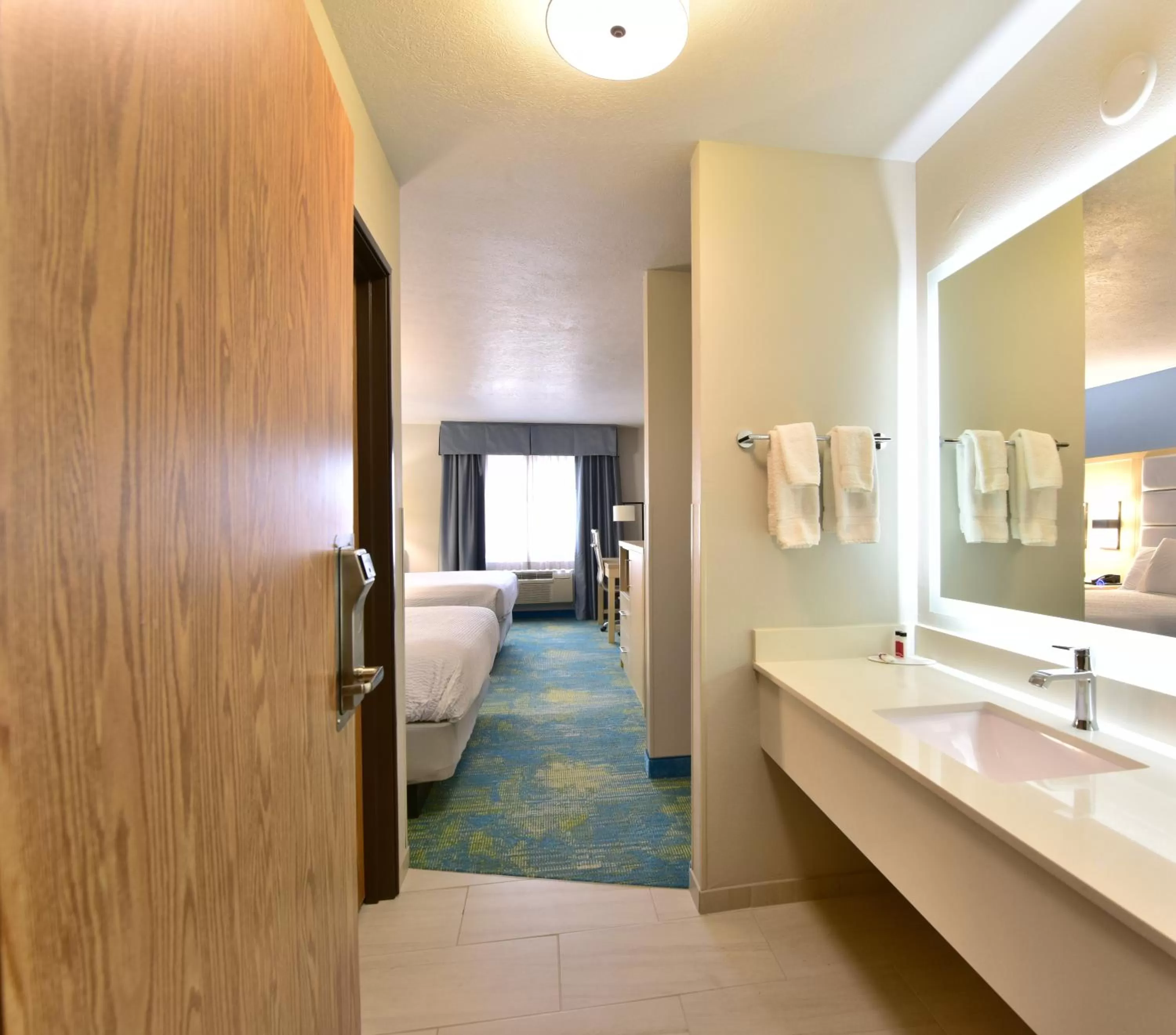 Bed in Days Inn by Wyndham Springville