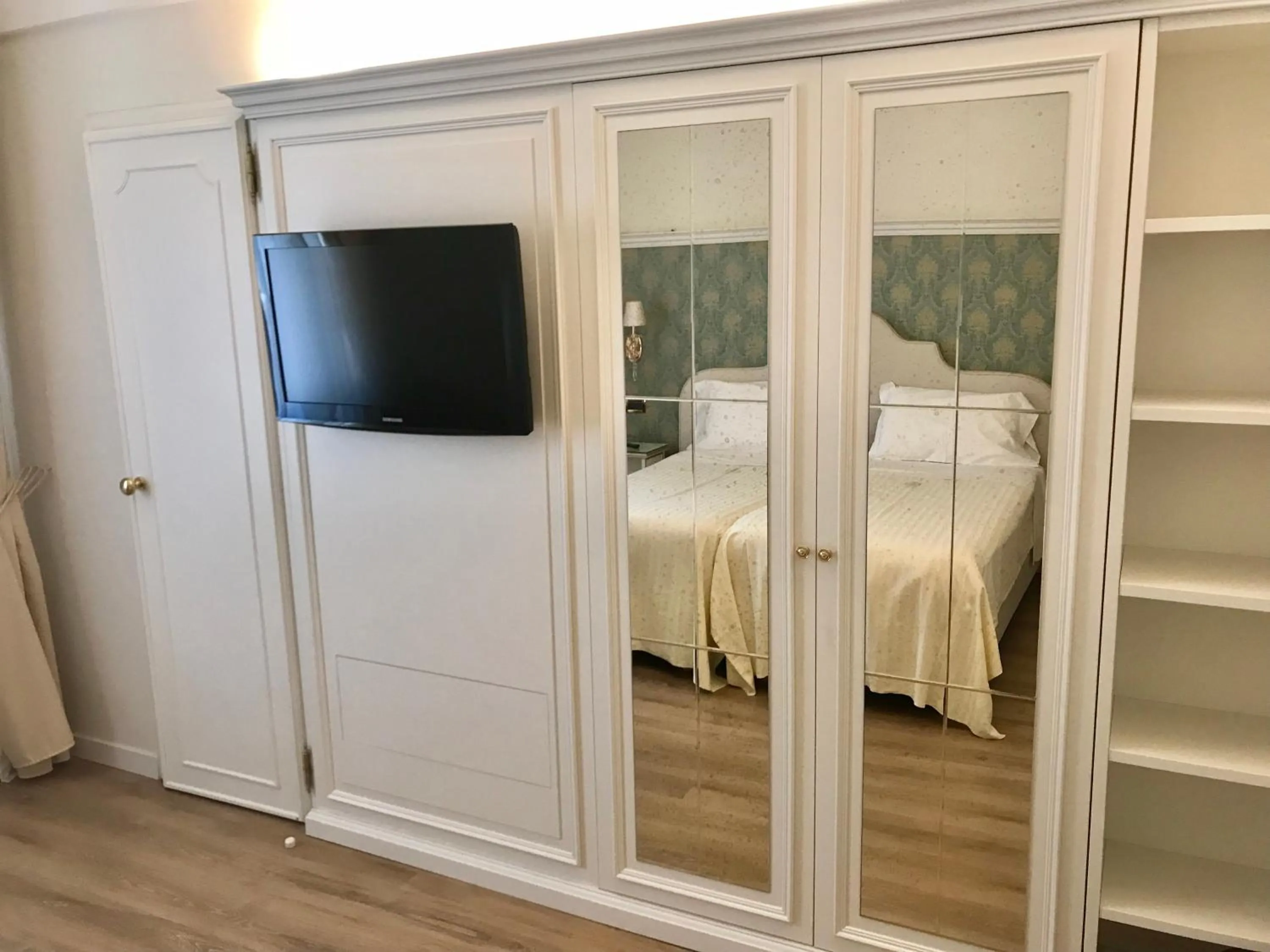 Photo of the whole room, Bed in Hotel Villa Condulmer