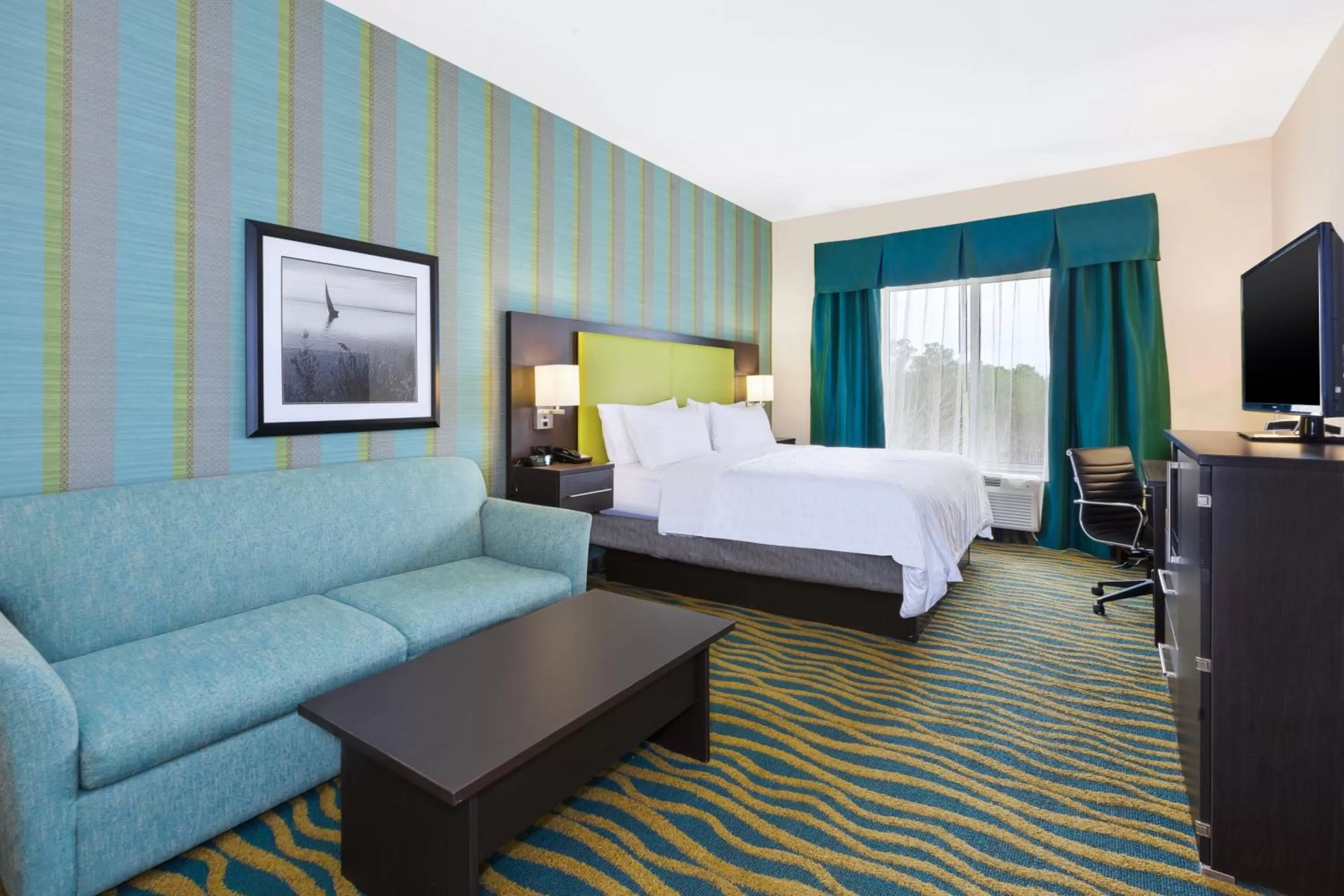 Photo of the whole room, Bed in Holiday Inn Express & Suites Southport - Oak Island Area by IHG