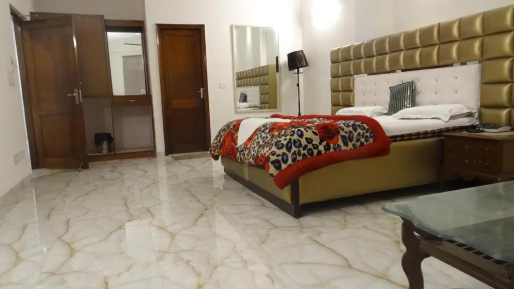 Hotel Swisston Palace