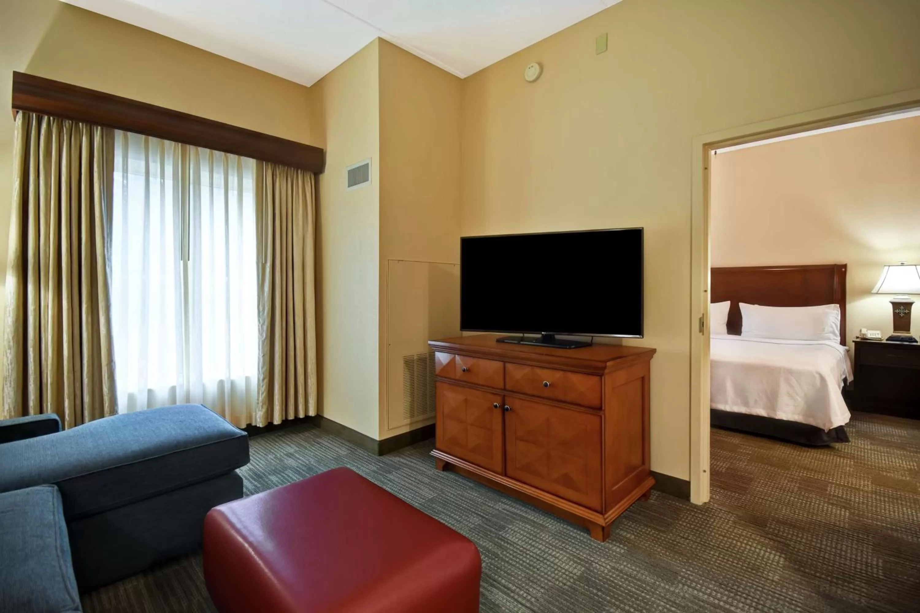 Living room, Bed in Homewood Suites by Hilton Lancaster