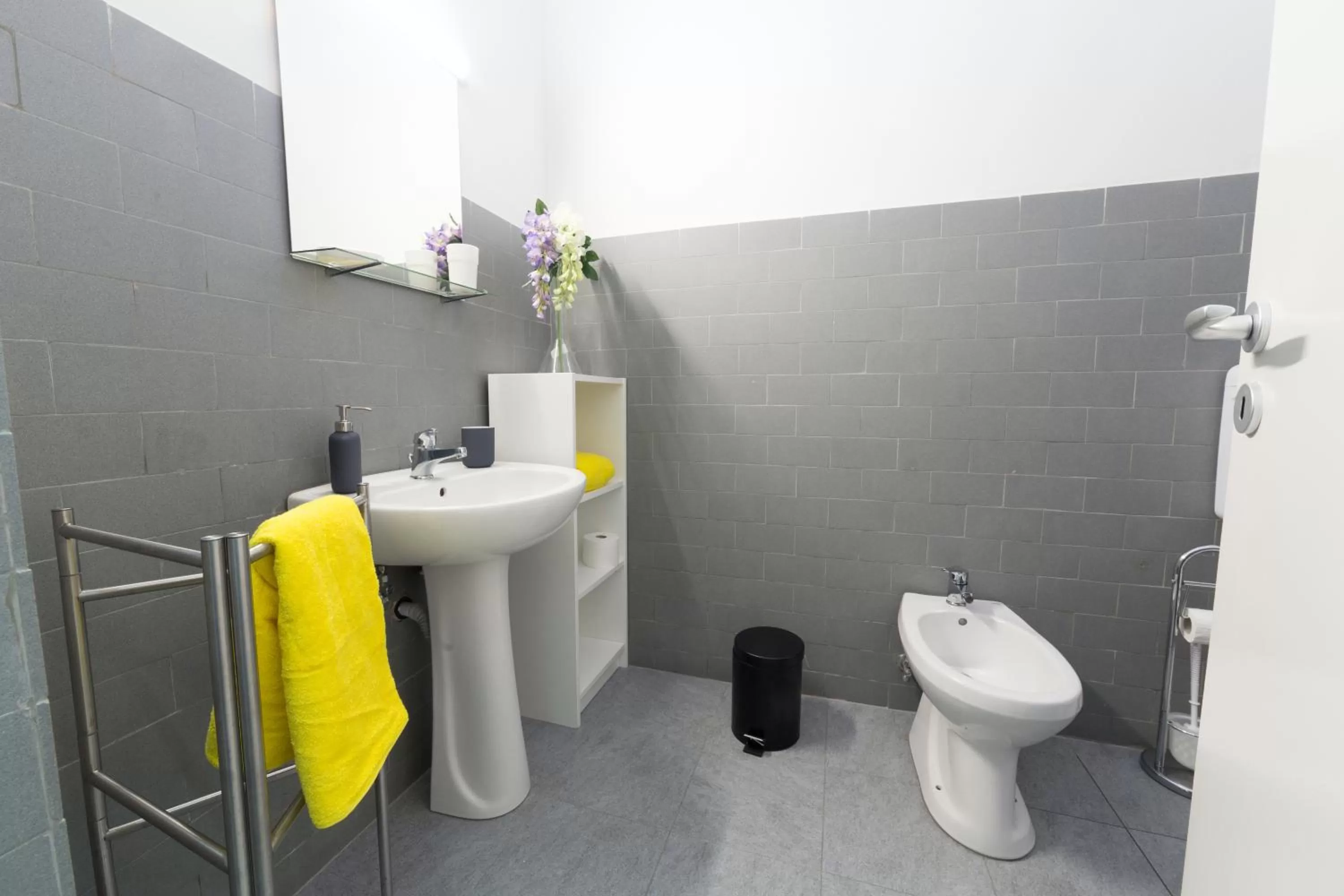 Bathroom in Tra L'Etna E Il Mare B&B