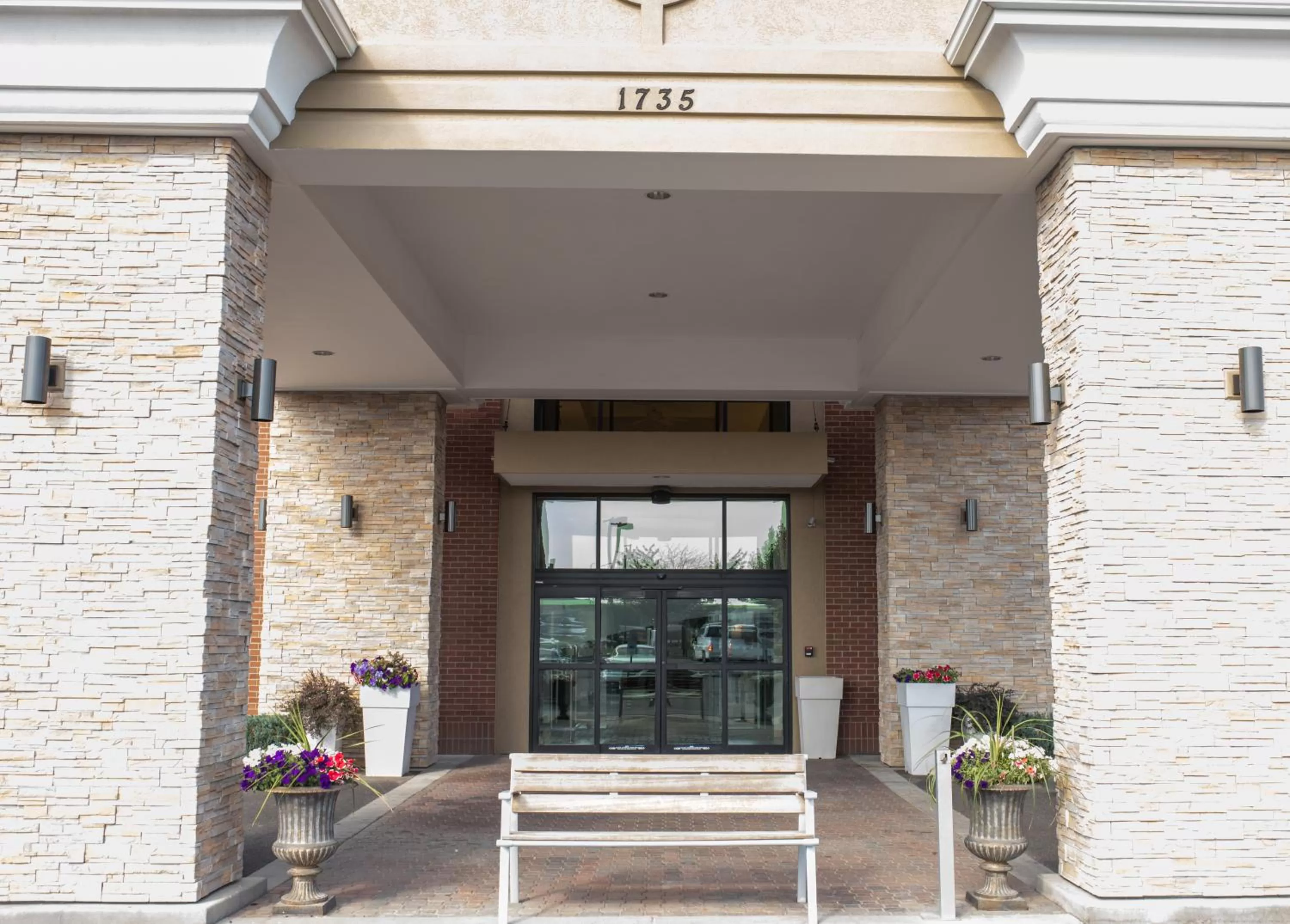 Facade/entrance in Wingate by Wyndham Moses Lake