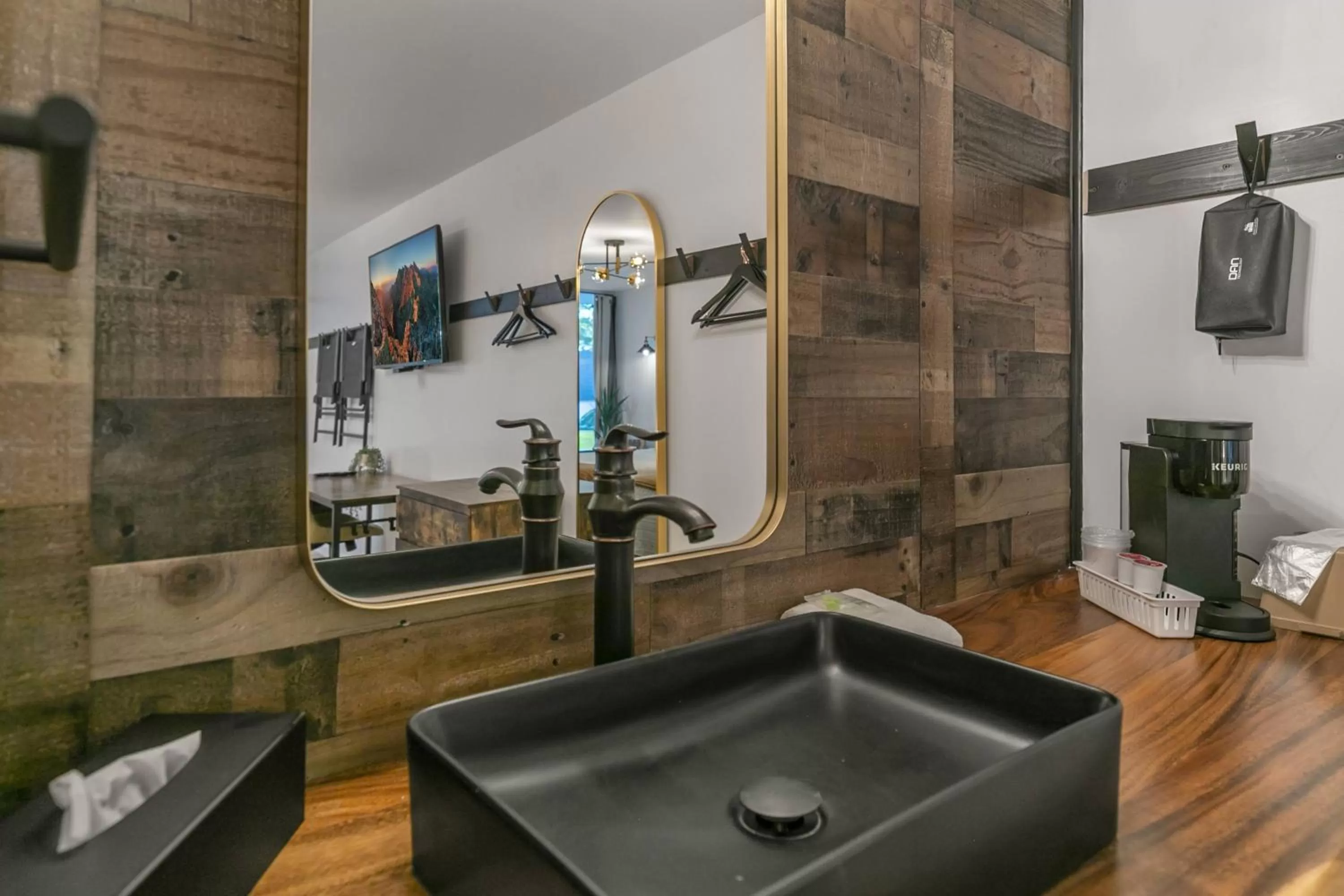 Coffee/tea facilities in Candlewick Inn and Suites
