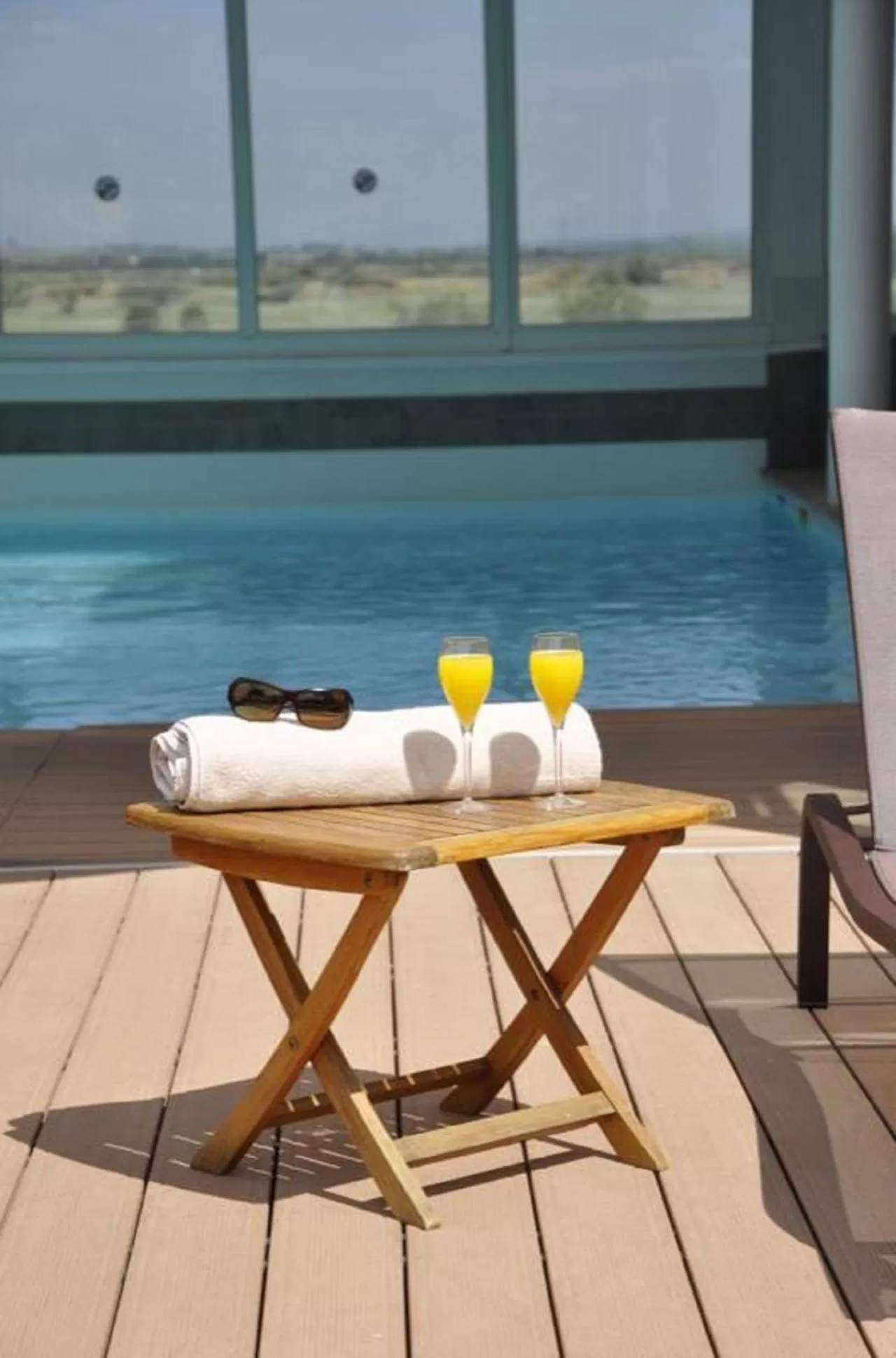 Swimming pool in Résidence Hôtelière Natureva & Spa