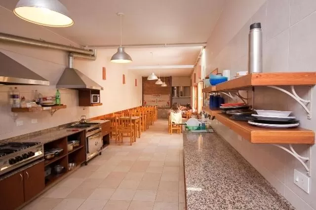 Kitchen or kitchenette in El Gualicho Hostel